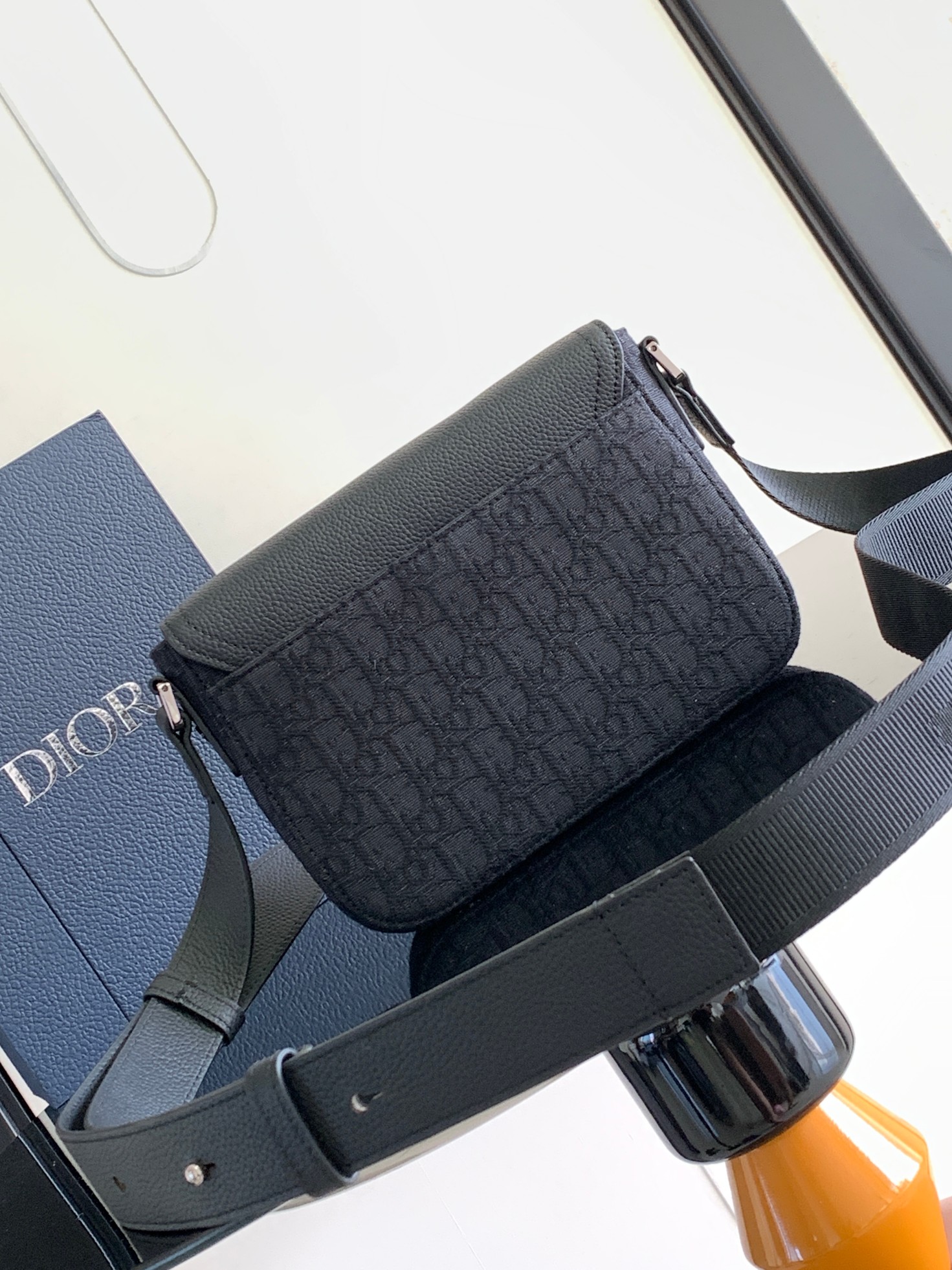 D*or saddle messenger bag-23 x 18 x 6cm