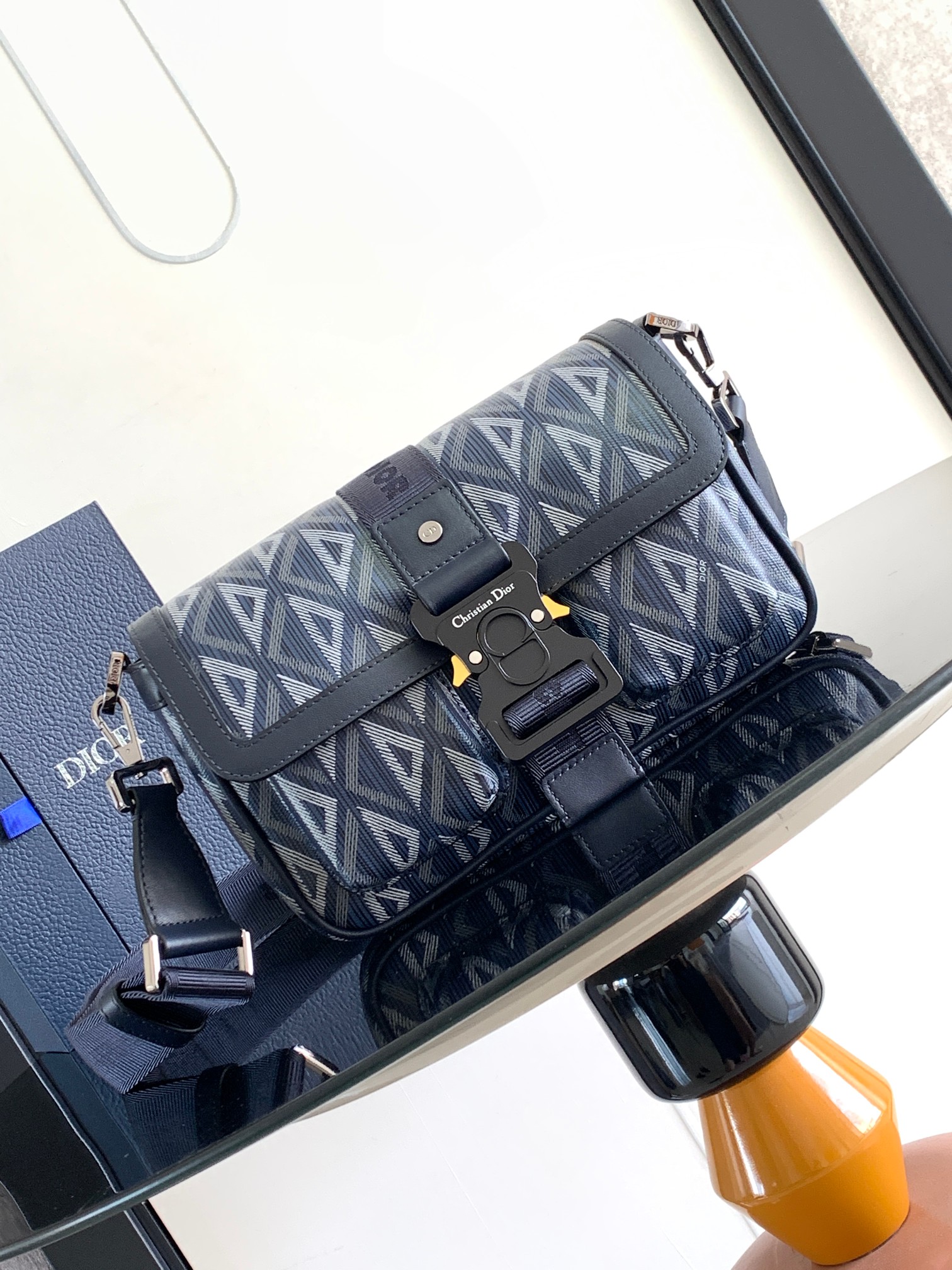 D*or hit the road handbags-27 x 17 x 9cm