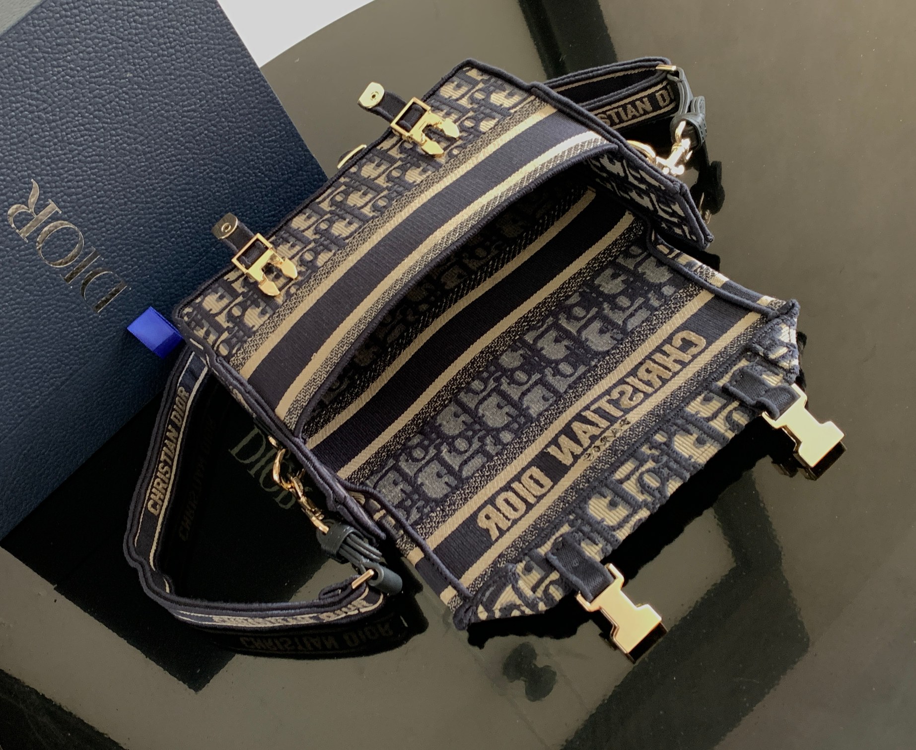 D*or oblique messenger bag-23×15×8cm