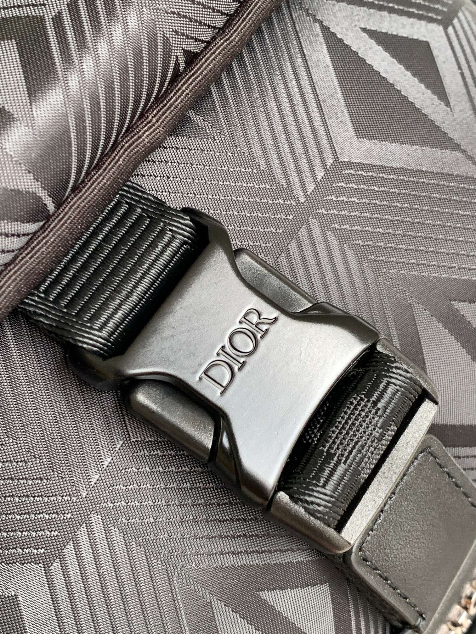 D*or explorer crossbody bag-20 x 15 x 5cm