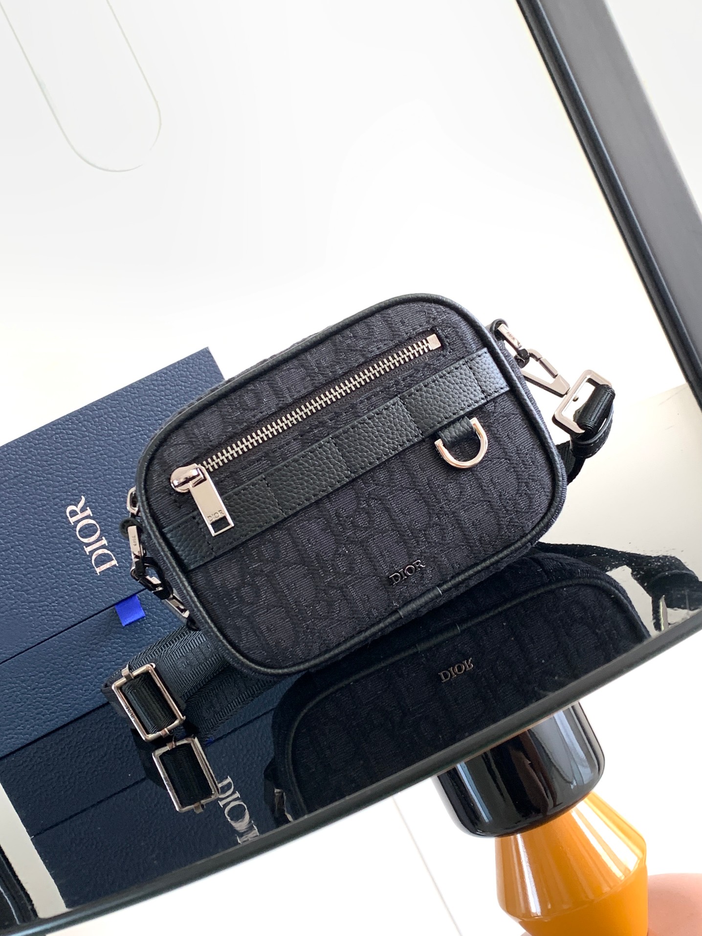 D*or safari messenger bag-17 x 12.5 x 4cm