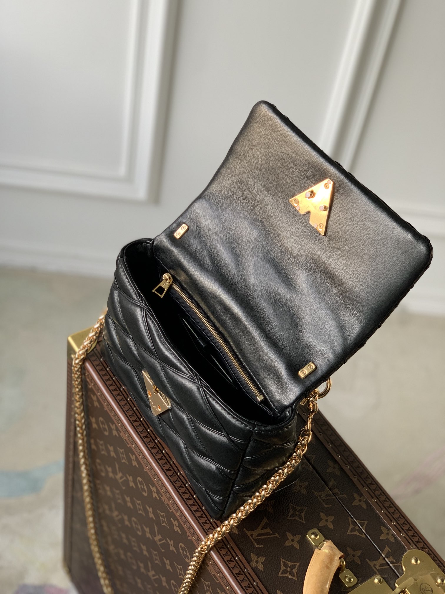 l0*is V*t0n go-14 bag-m22891-23.0 x 16.0 x 10cm