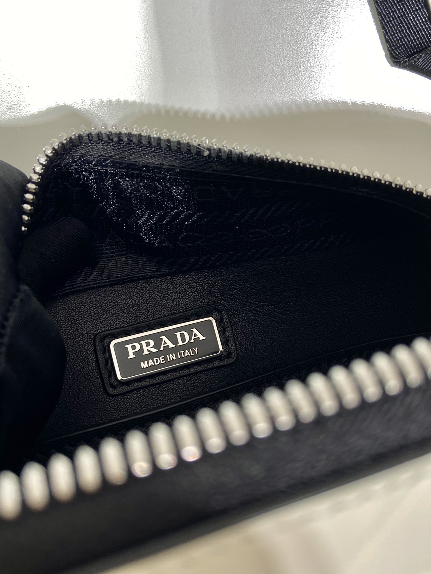 Pra*a camera bag 2vh070-19*12.5*5.5cm