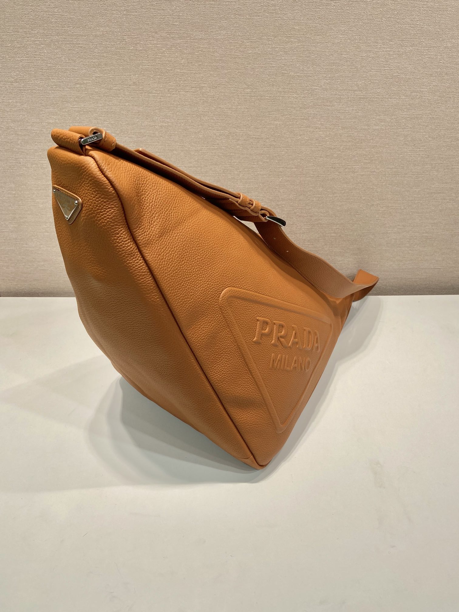 Pra*a 2vy007 triangle bag-22.5*31*28cm