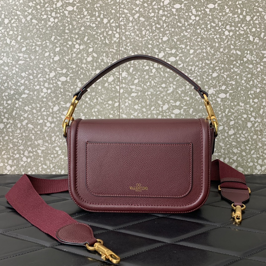 Va1e*ntin0 garavani allnite bag-23.5✖️18✖️8cm