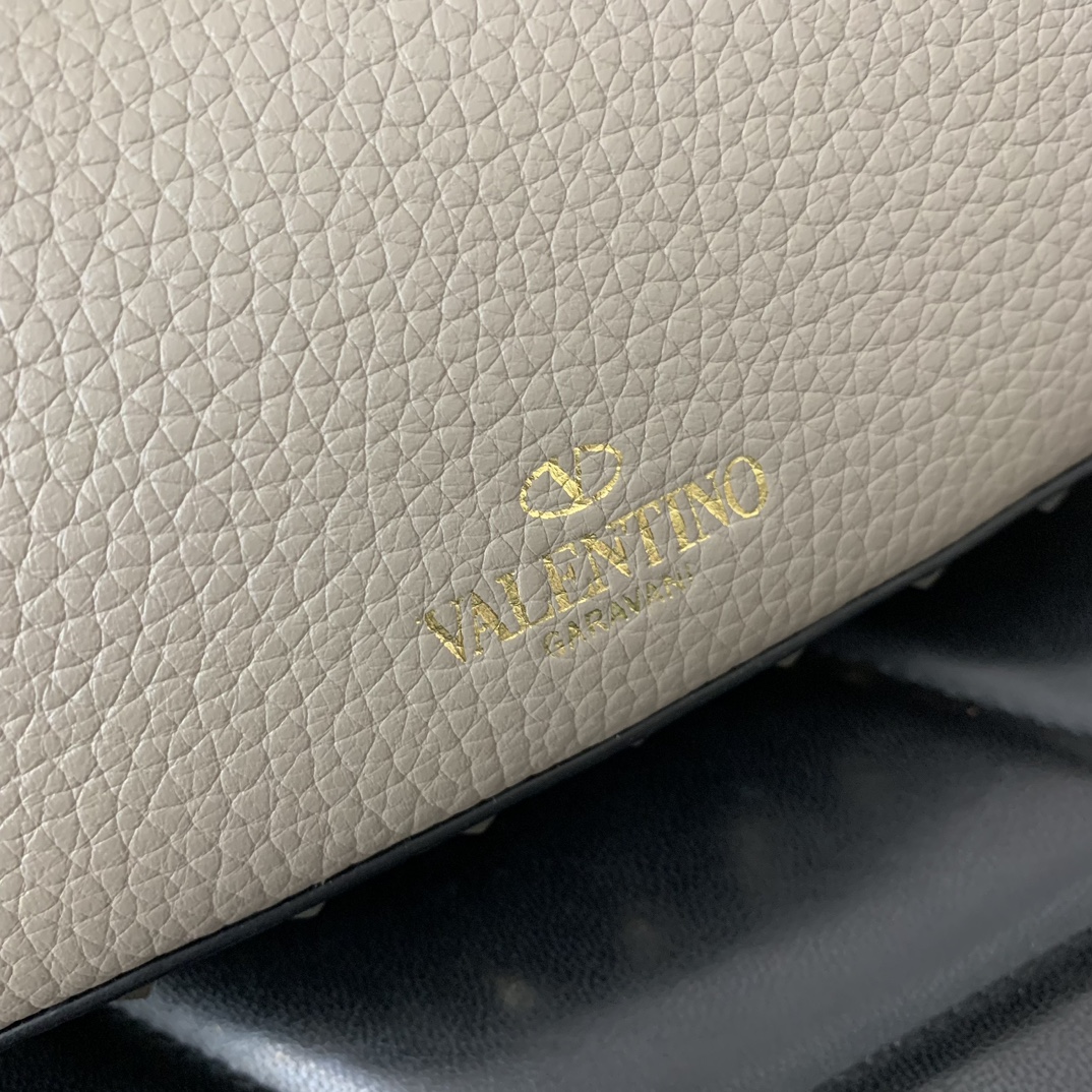 Va1e*ntin0 garavani rockstud hobo bag-6✖️4✖️16cm