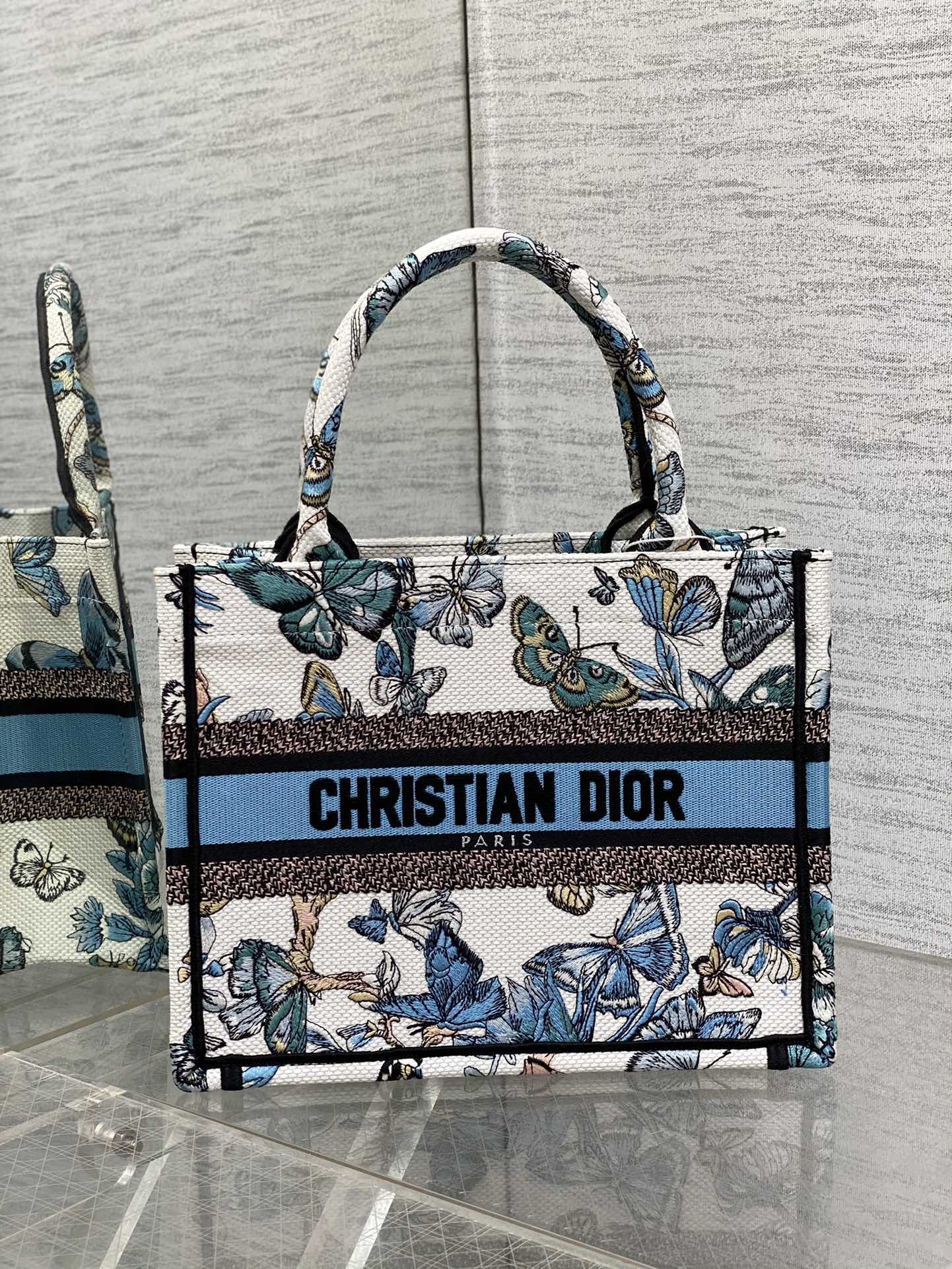D*or small book tote-26*8*22cm