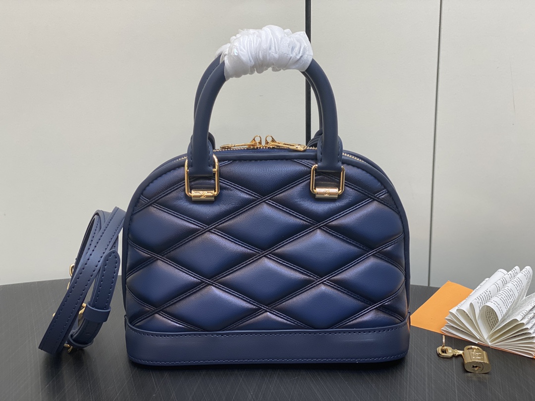 l0*is V*t0n m22878 alma bb-23.5 x 17.5 x 11.5cm
