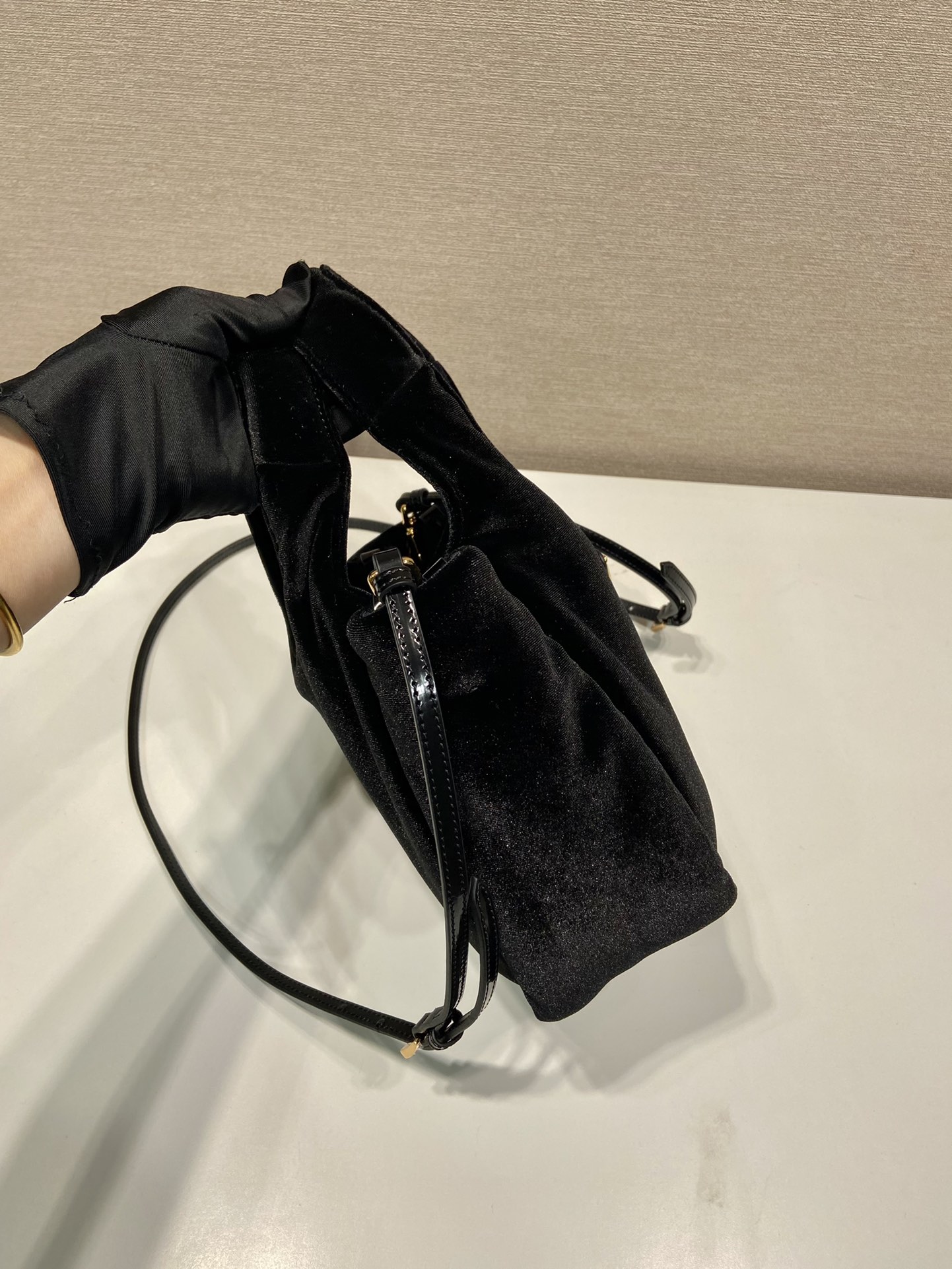 Pra*a velvet bucket 1ba349 bag-17*15*8cm