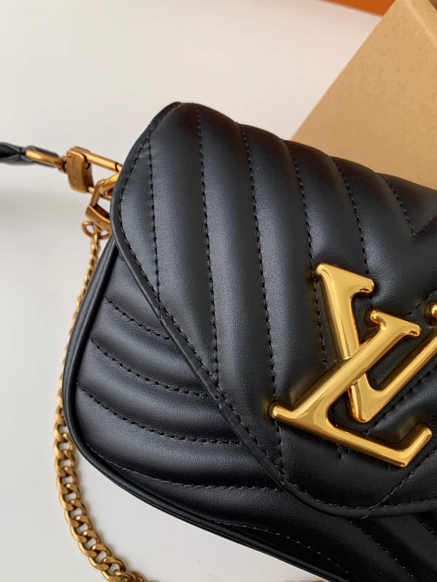 l0*is V*t0n new wave bag-19*14*5cm