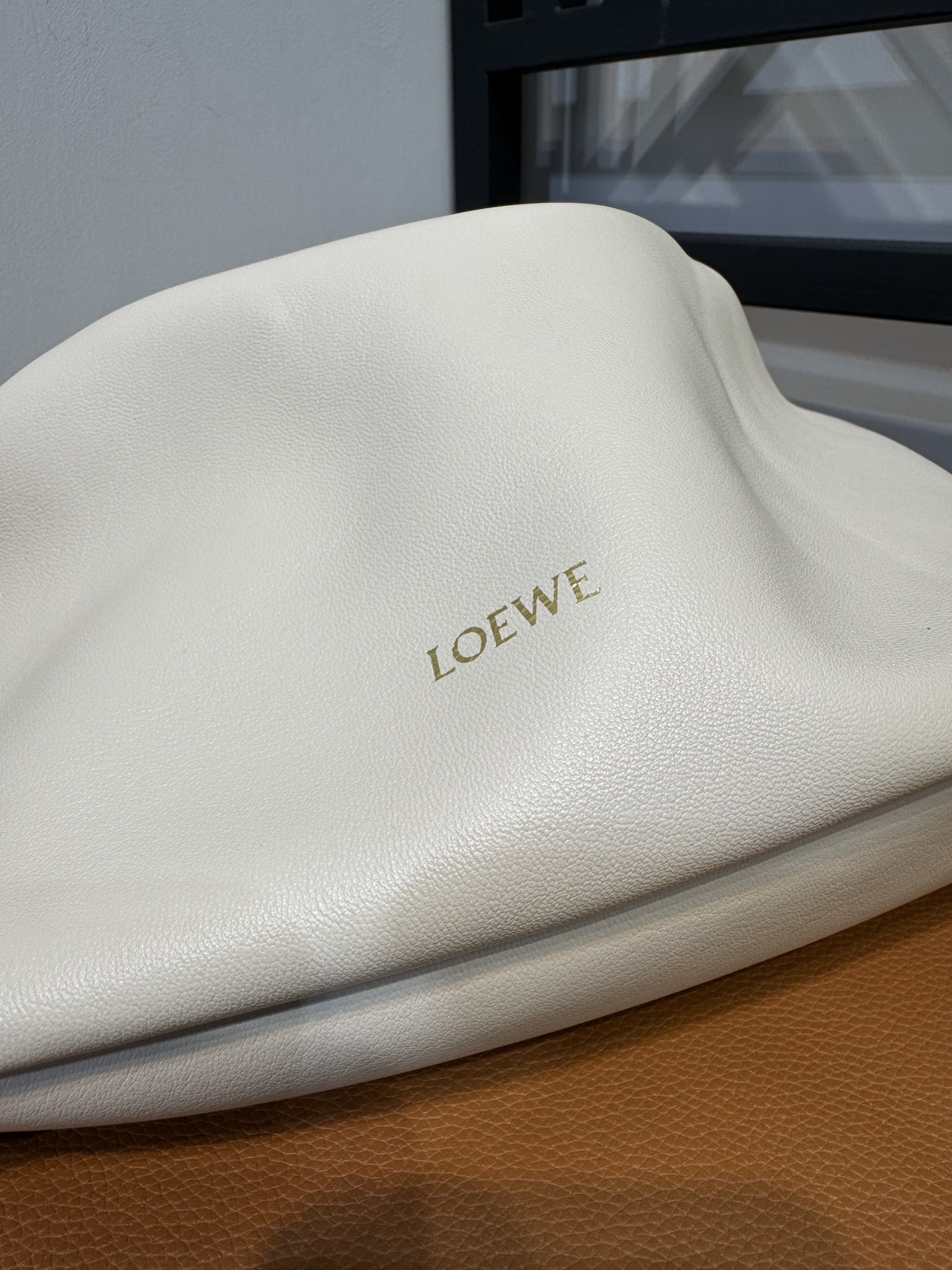 L0ew* squeeze bag-29*24*10.5cm