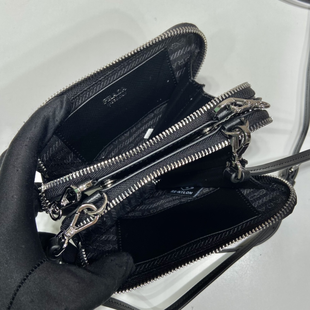 Pra*a 1nr015 double triangle bag -15*10*5cm