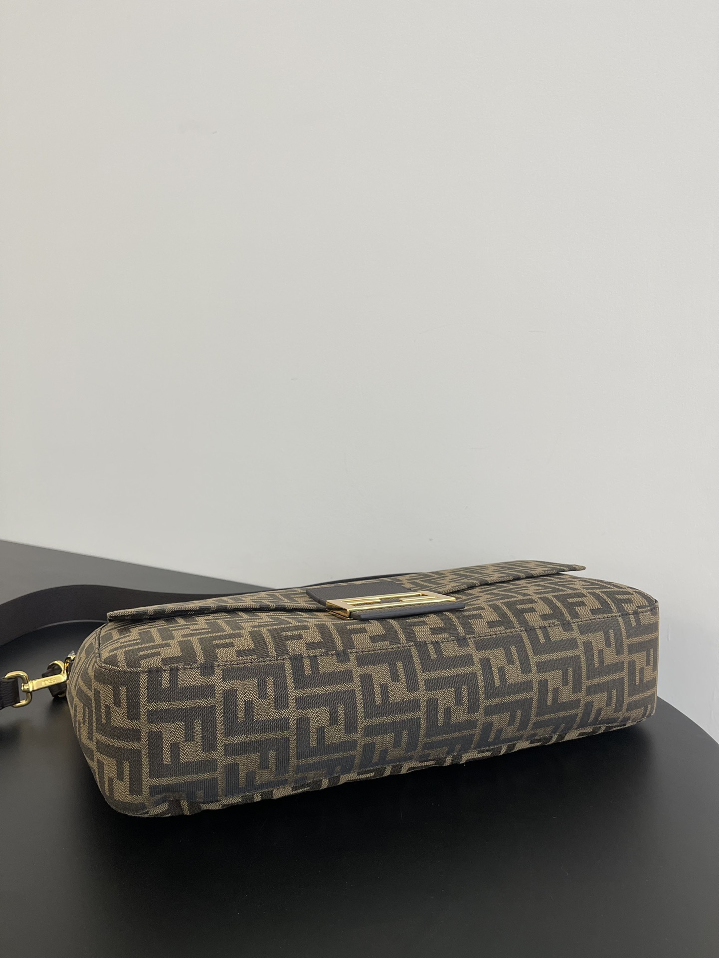 F**di large baguette bag-40x8x22cm