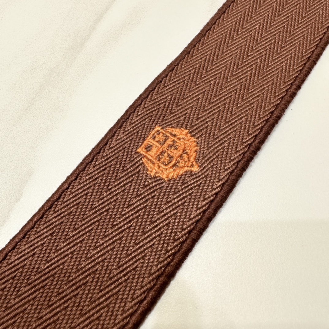 L**o p*ana straps-94*5.3cm
