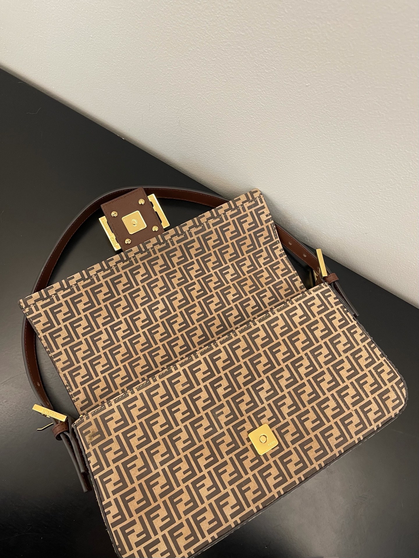 F**di baguette bag-28x6x13.5cm