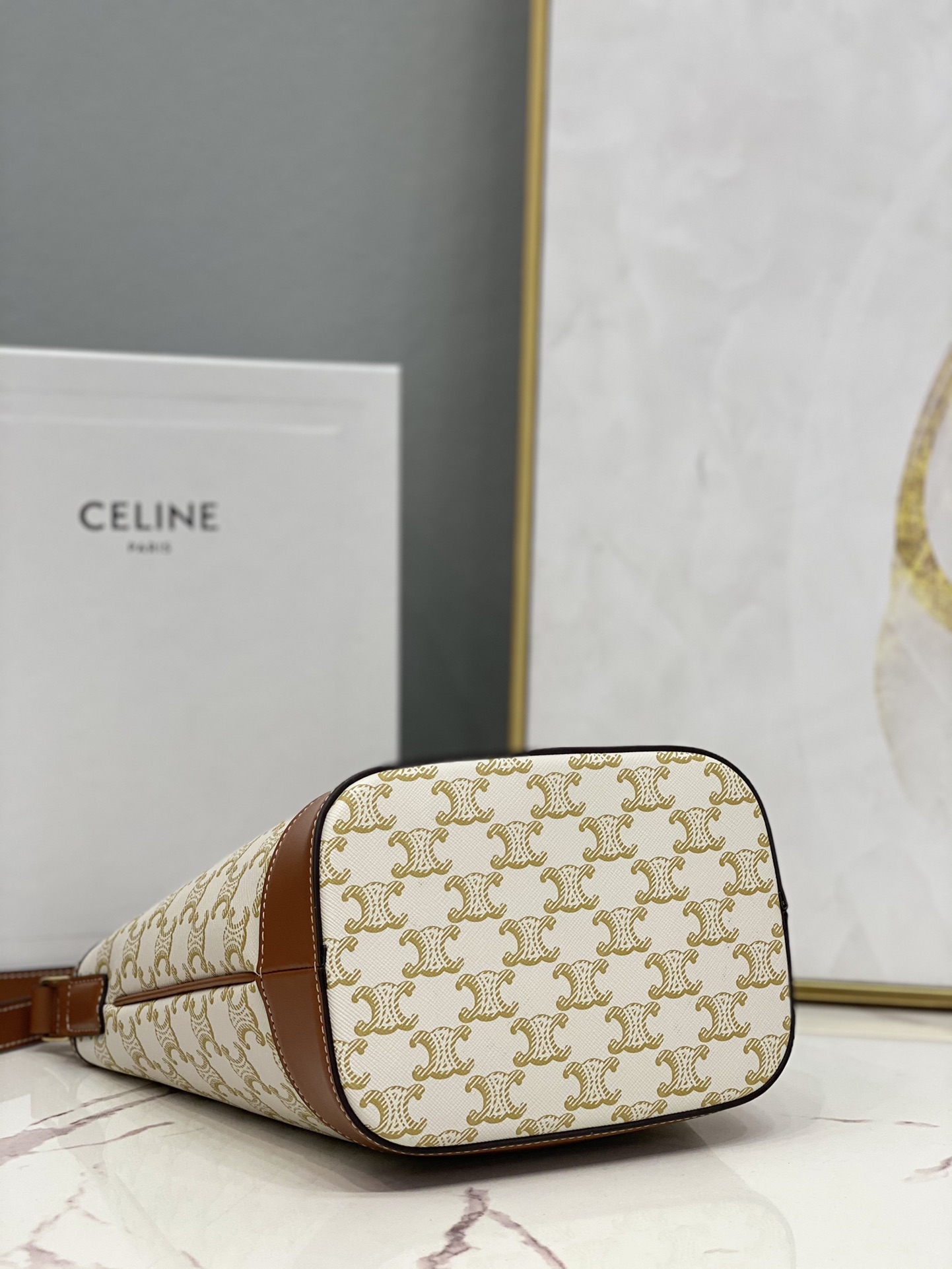 Ce**e triomphe bucket-22×30×13cm