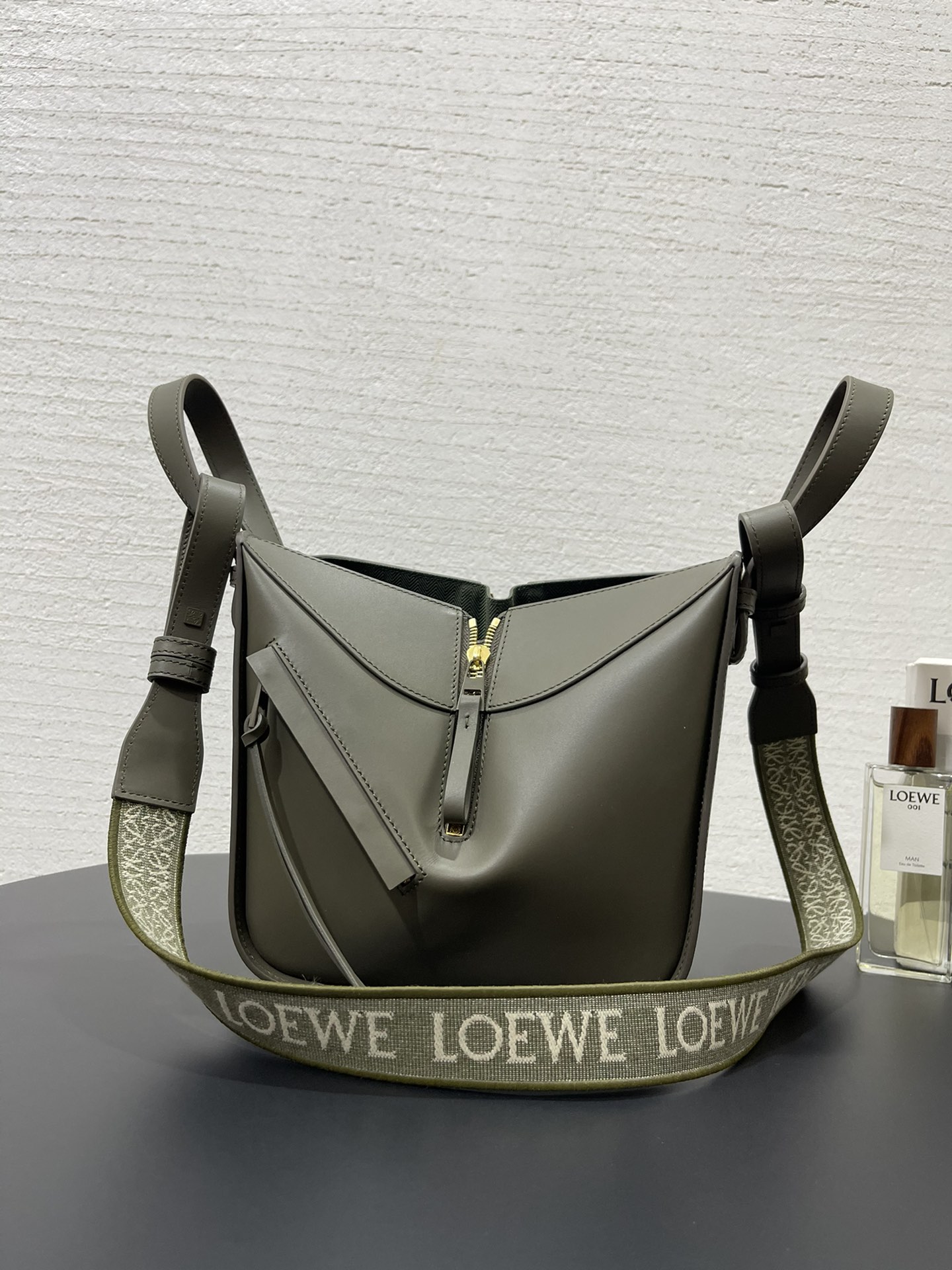 L0ew* hammock bag-20.8*19.5*14.5cm