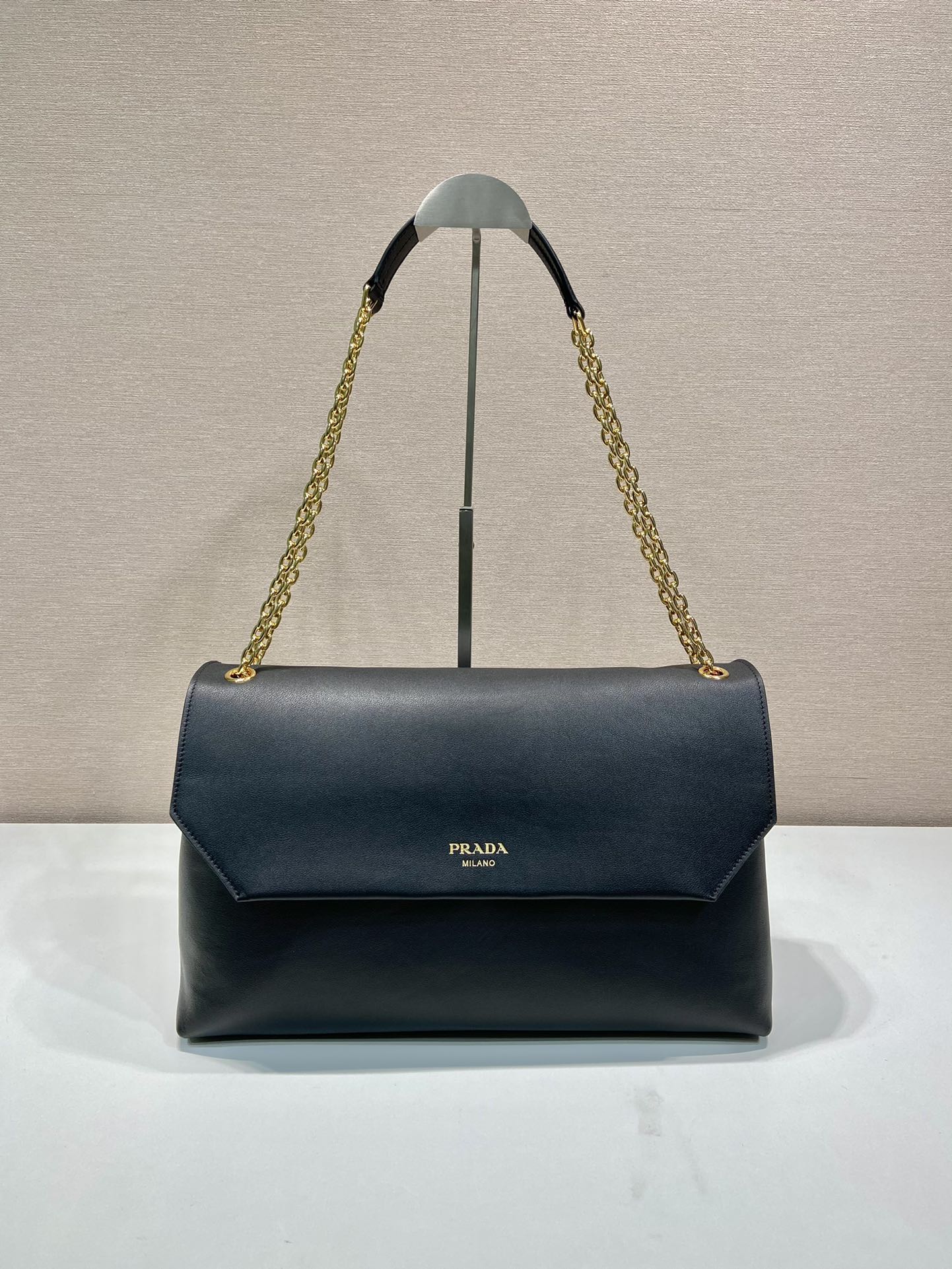 Pra*a1bd068 flap bag-38*23*12cm