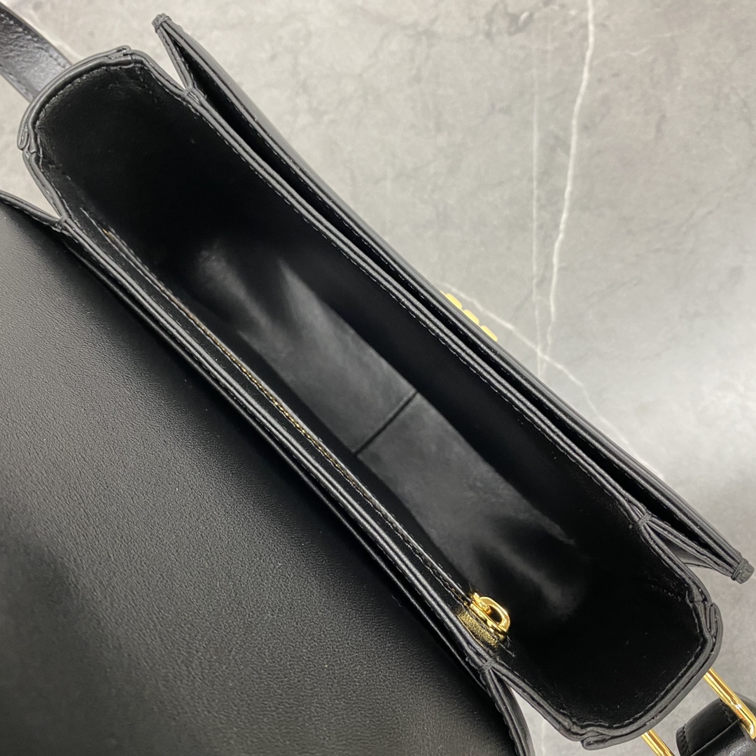 Ce**e Ce**e triomphe bag-18x14x5cm