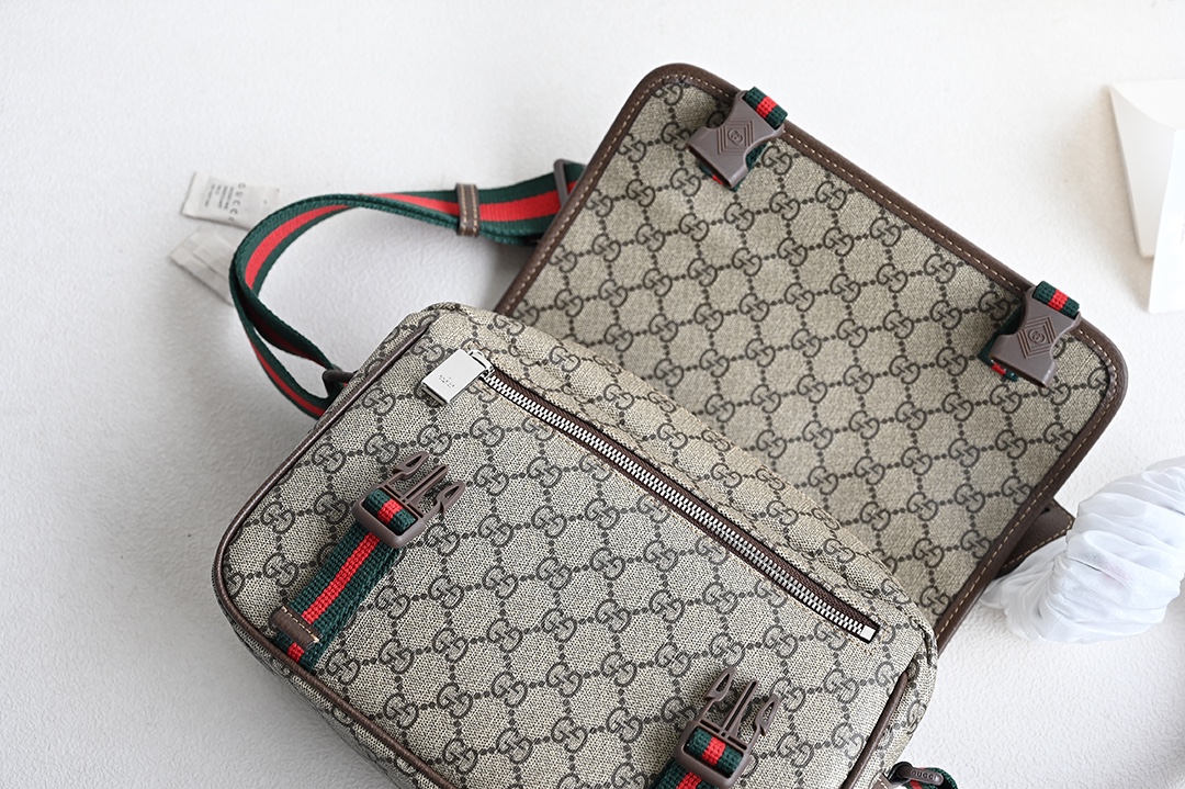 g*u*i gg S*p*e message bag-27*20*10cm