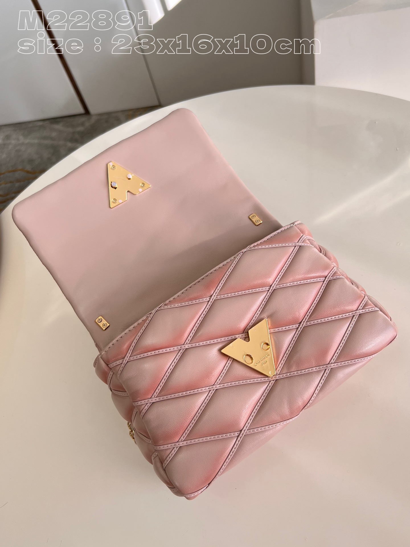 l0*is V*t0n go-14 bag-m22891-23.0 x 16.0 x 10cm