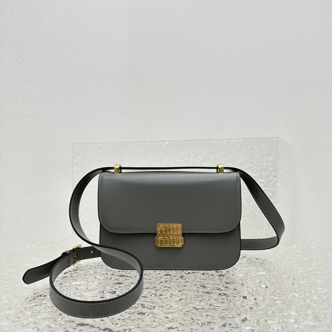 M*um*u box bag-20*13.5*5.5cm