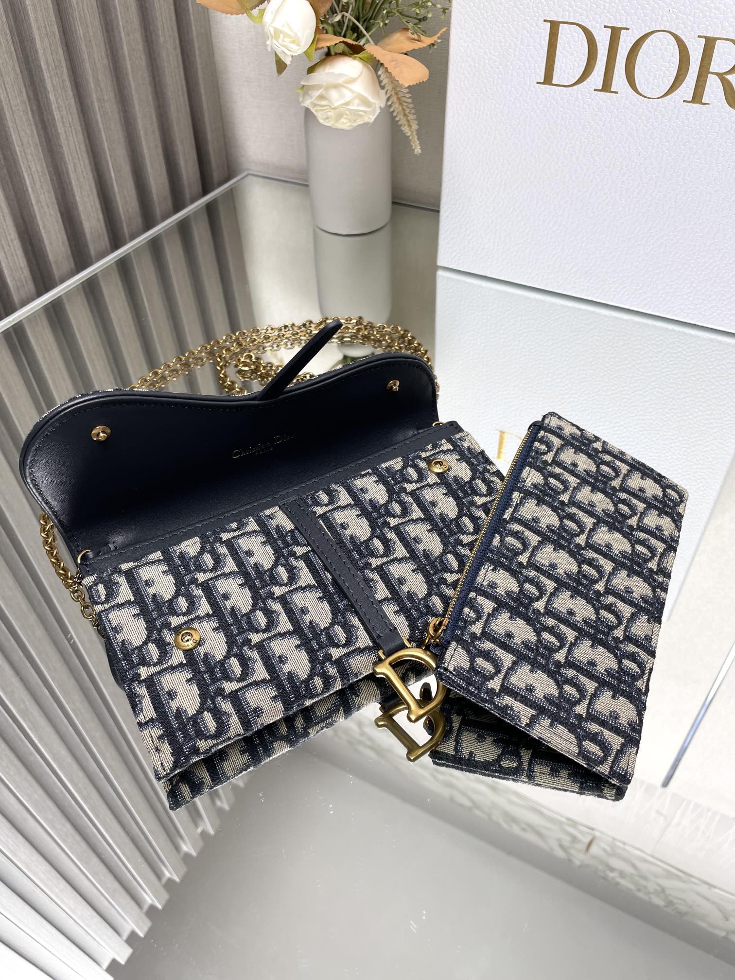 D*or wallet on chain-19*9.5*3cm