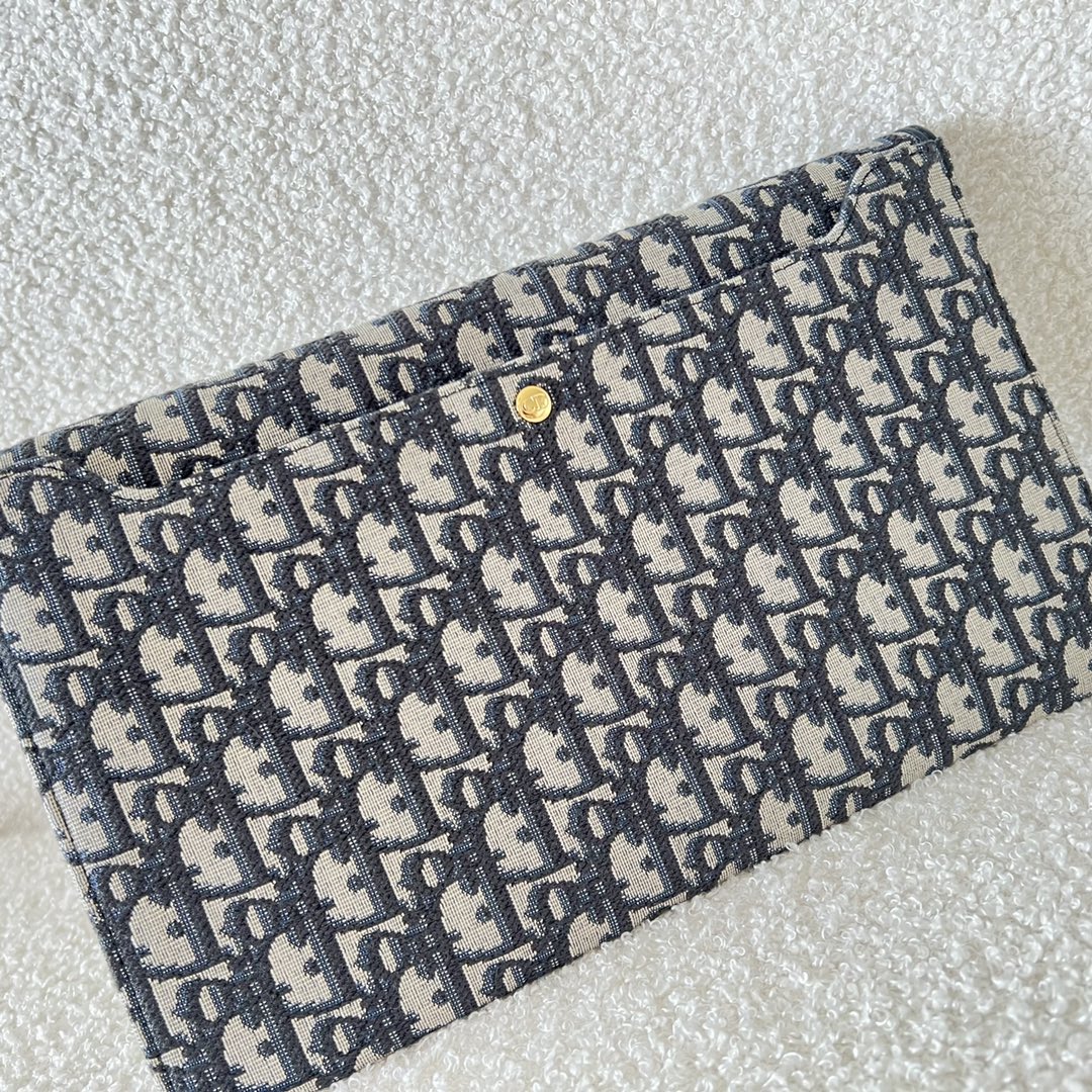 D*or 30 montaigne avenue pouch- 30*18*2cm