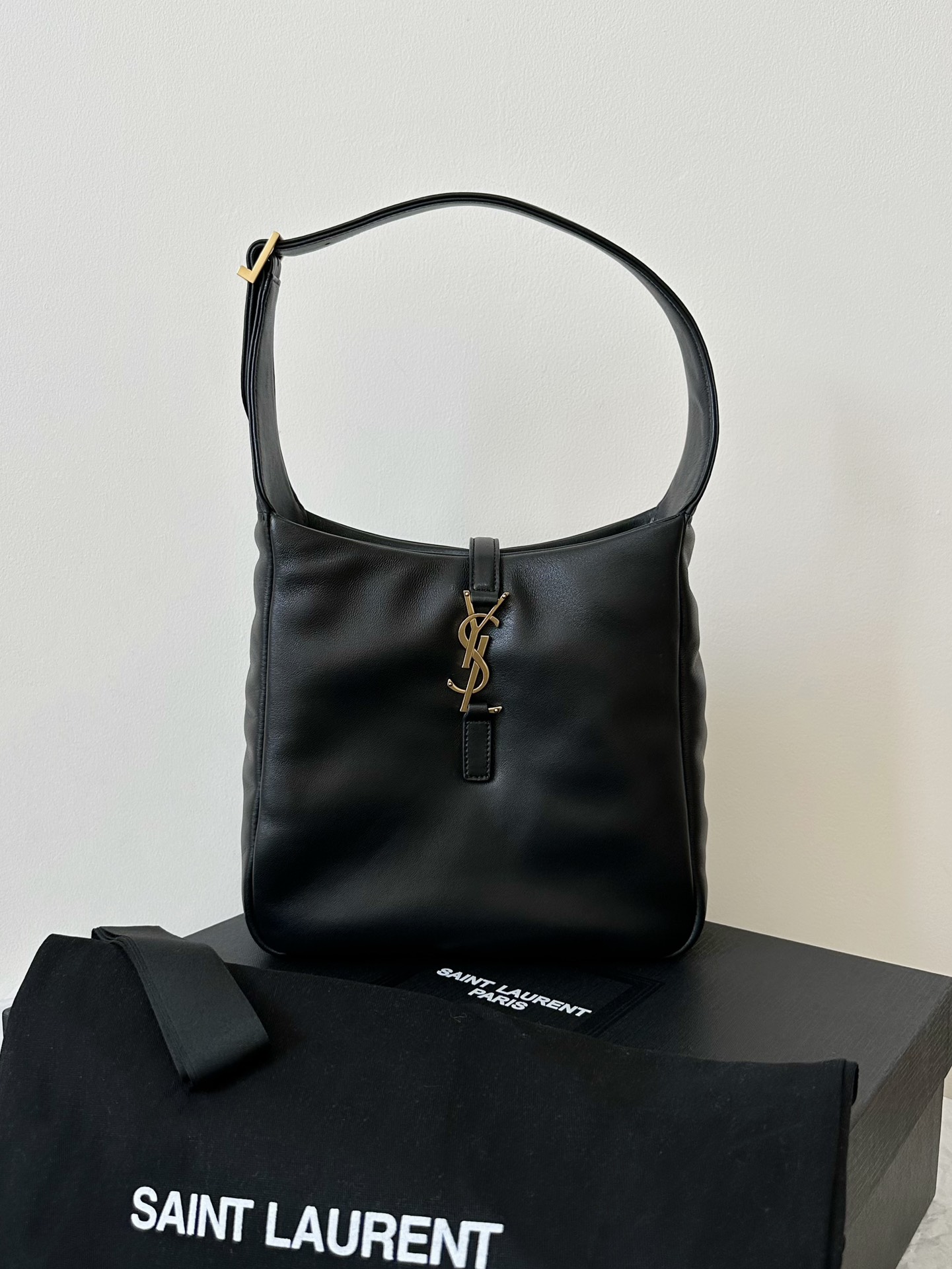 Y*L hobo bag-23×22×8.5cm