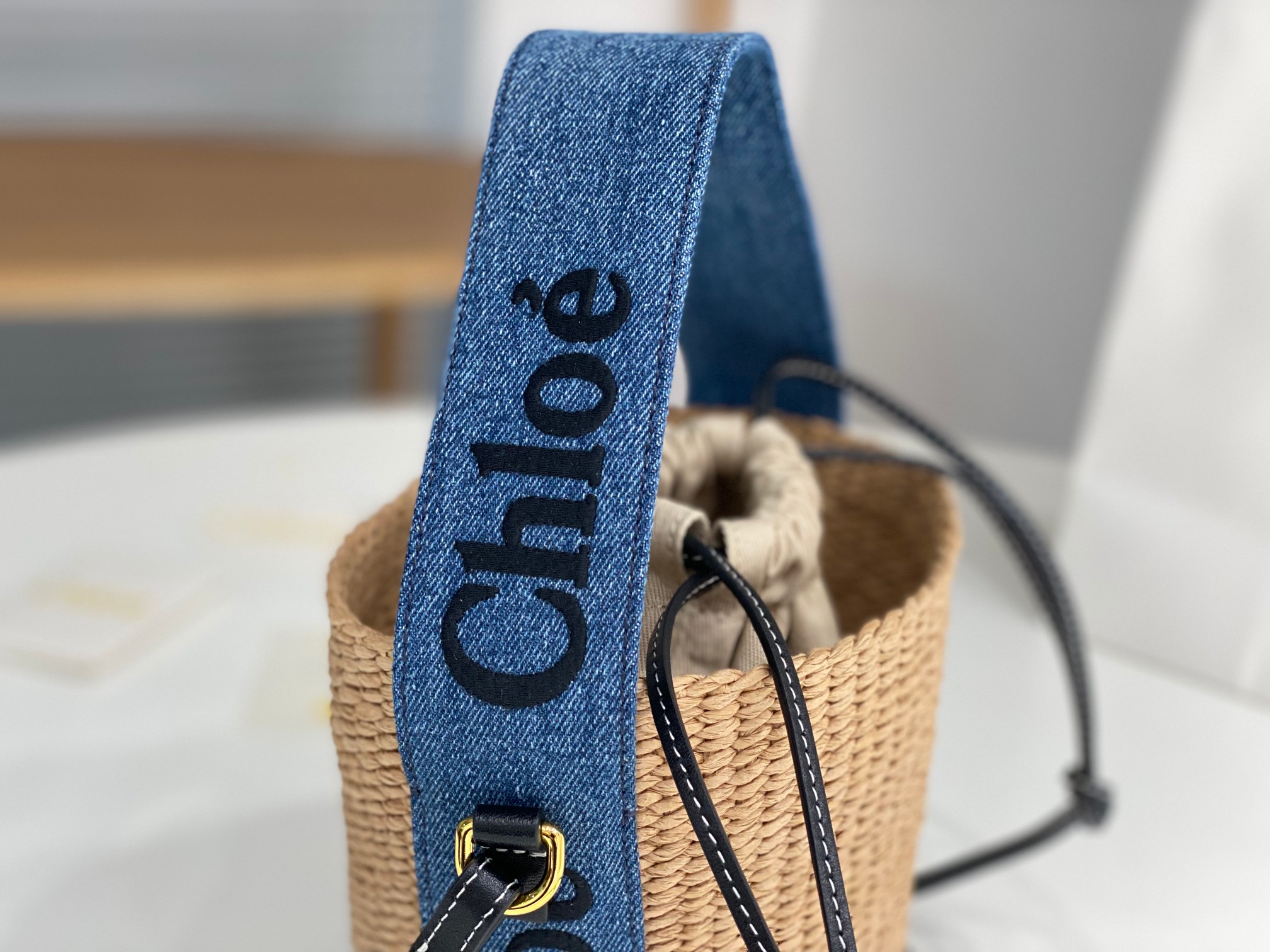 Ch10e woody bucket bag
