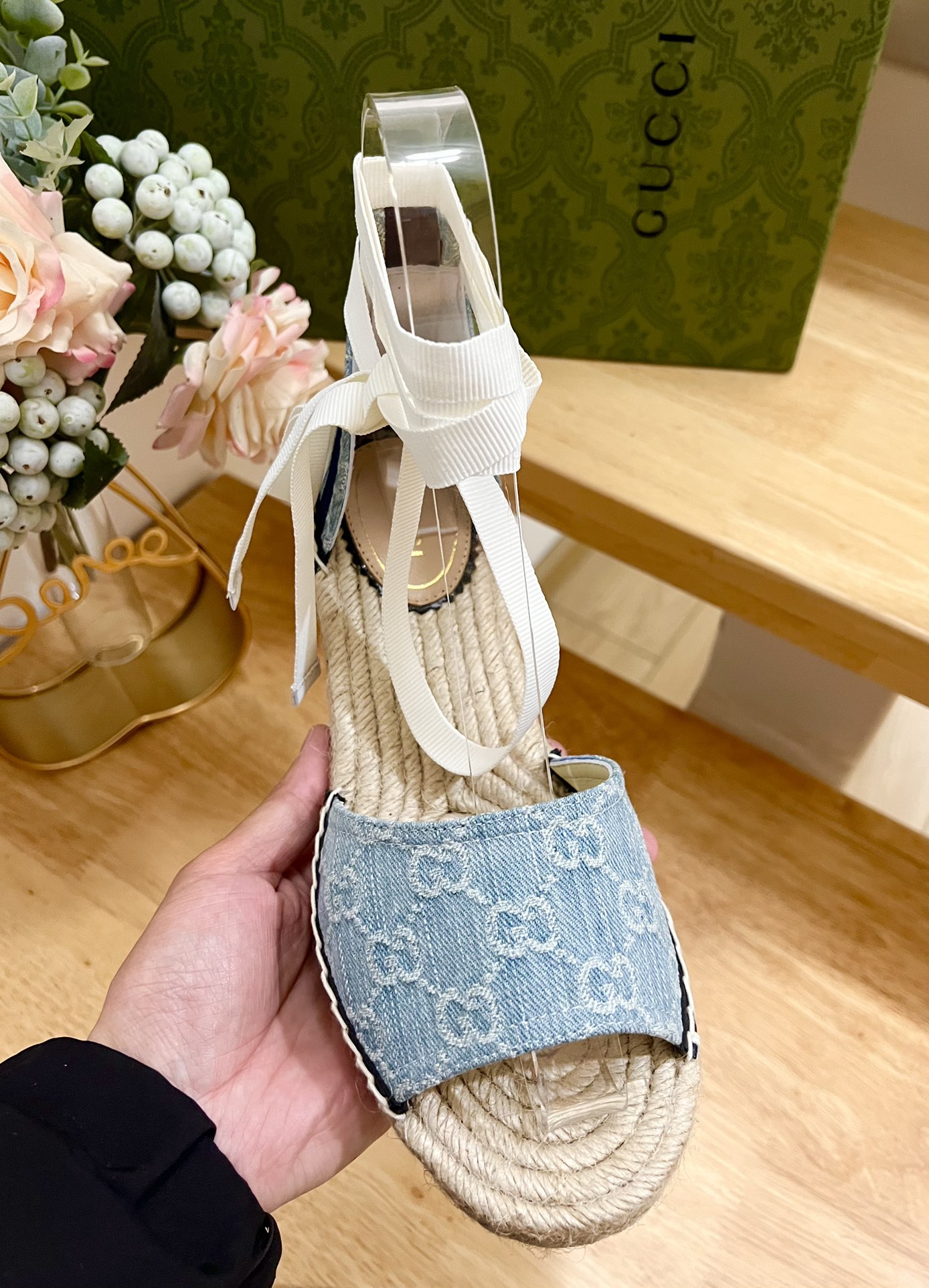 G*u*i 2024ss sandals