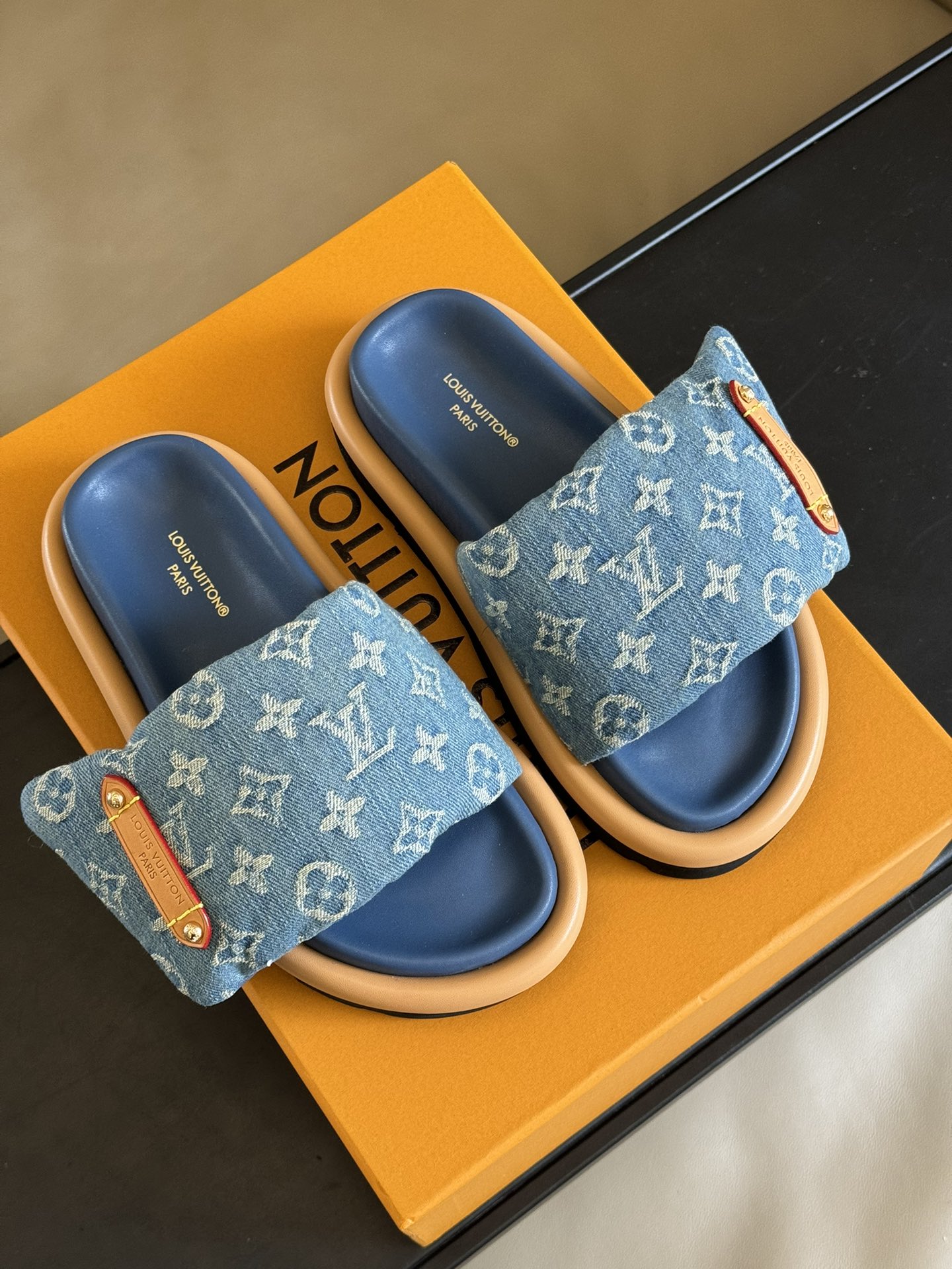 l0*is V*t0n slides
