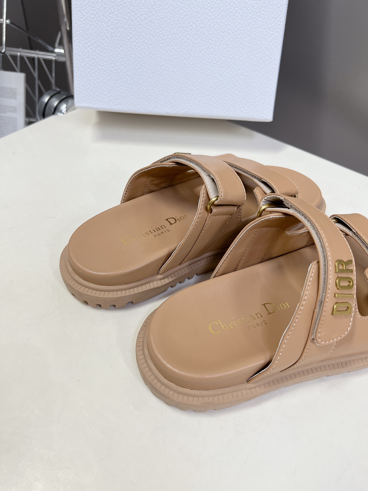 D*or sandals