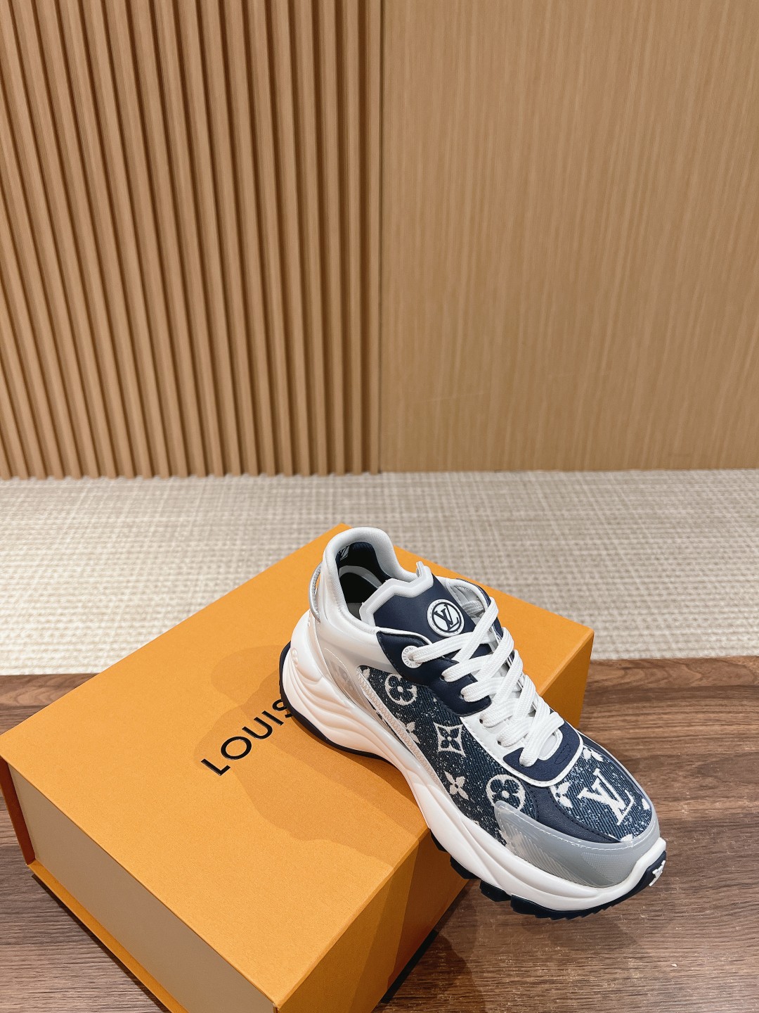 l0*is V*t0n run55 sneakers(eu35-eu41)