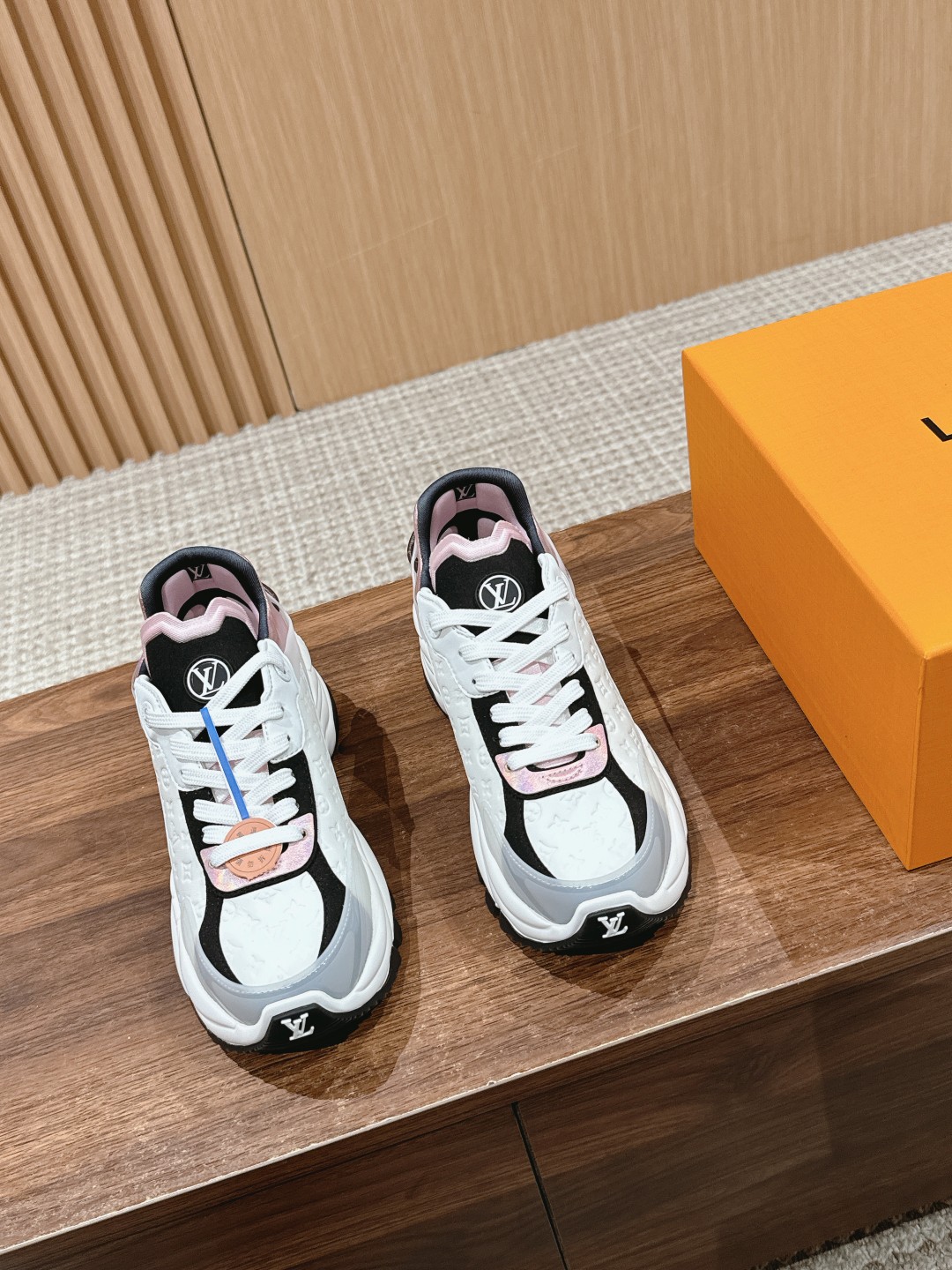 l0*is V*t0n run55 sneakers(eu35-eu41)