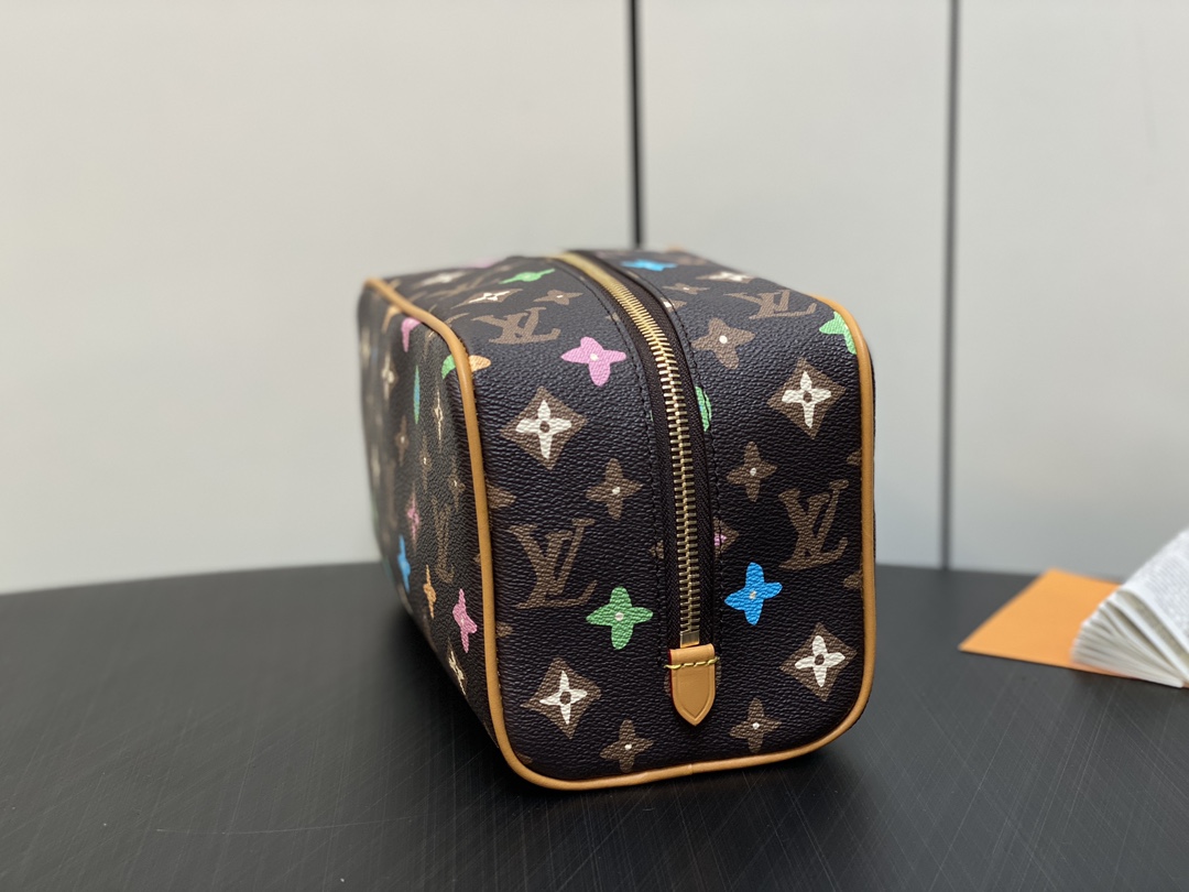 l0*is V*t0n locker dopp kit pouch -23 x 13 x 12cm