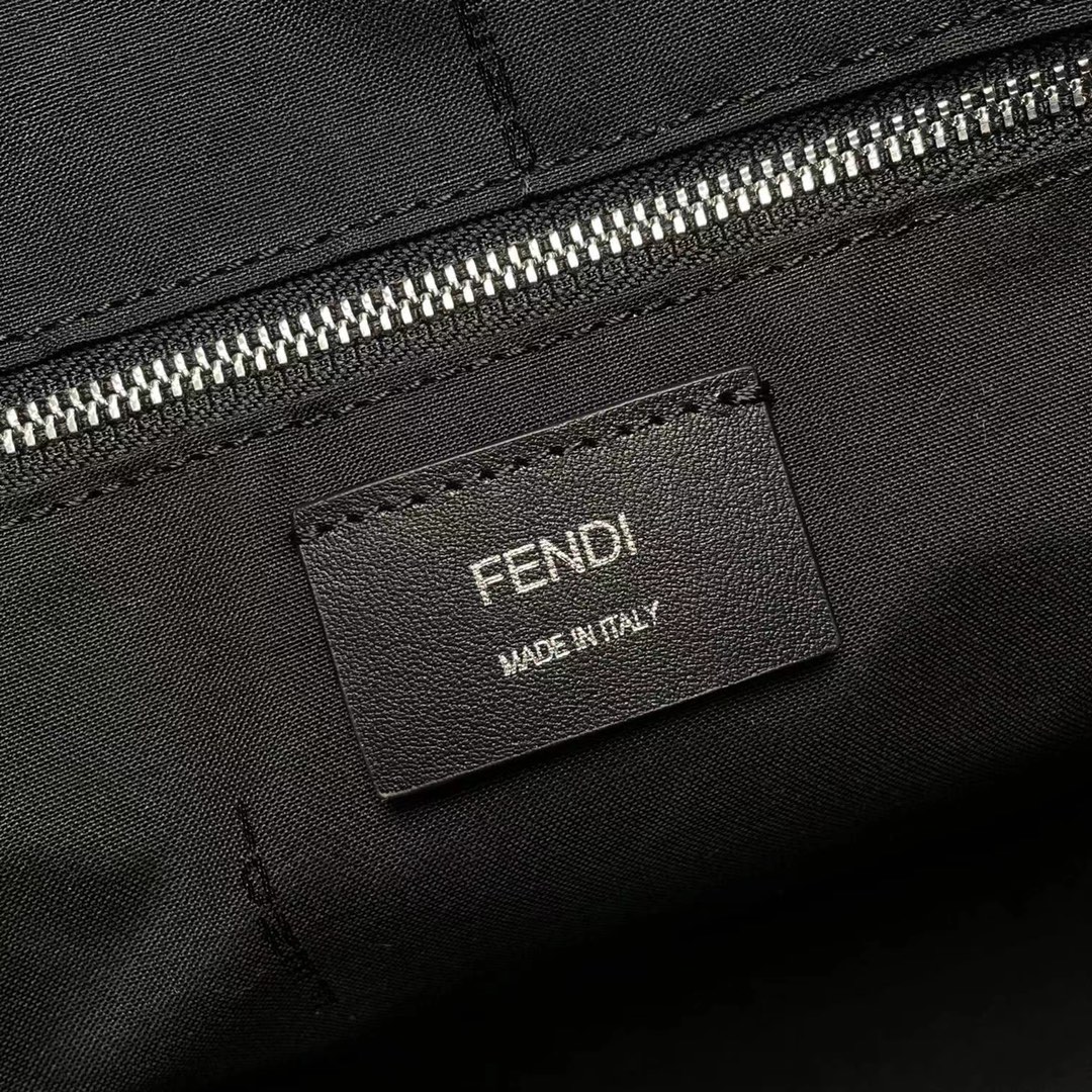 F**di crossbody bag-34 x26 x6cm