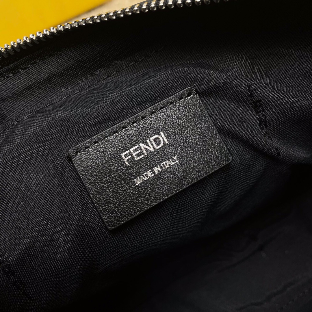 F**di camera bag-22x15x5cm