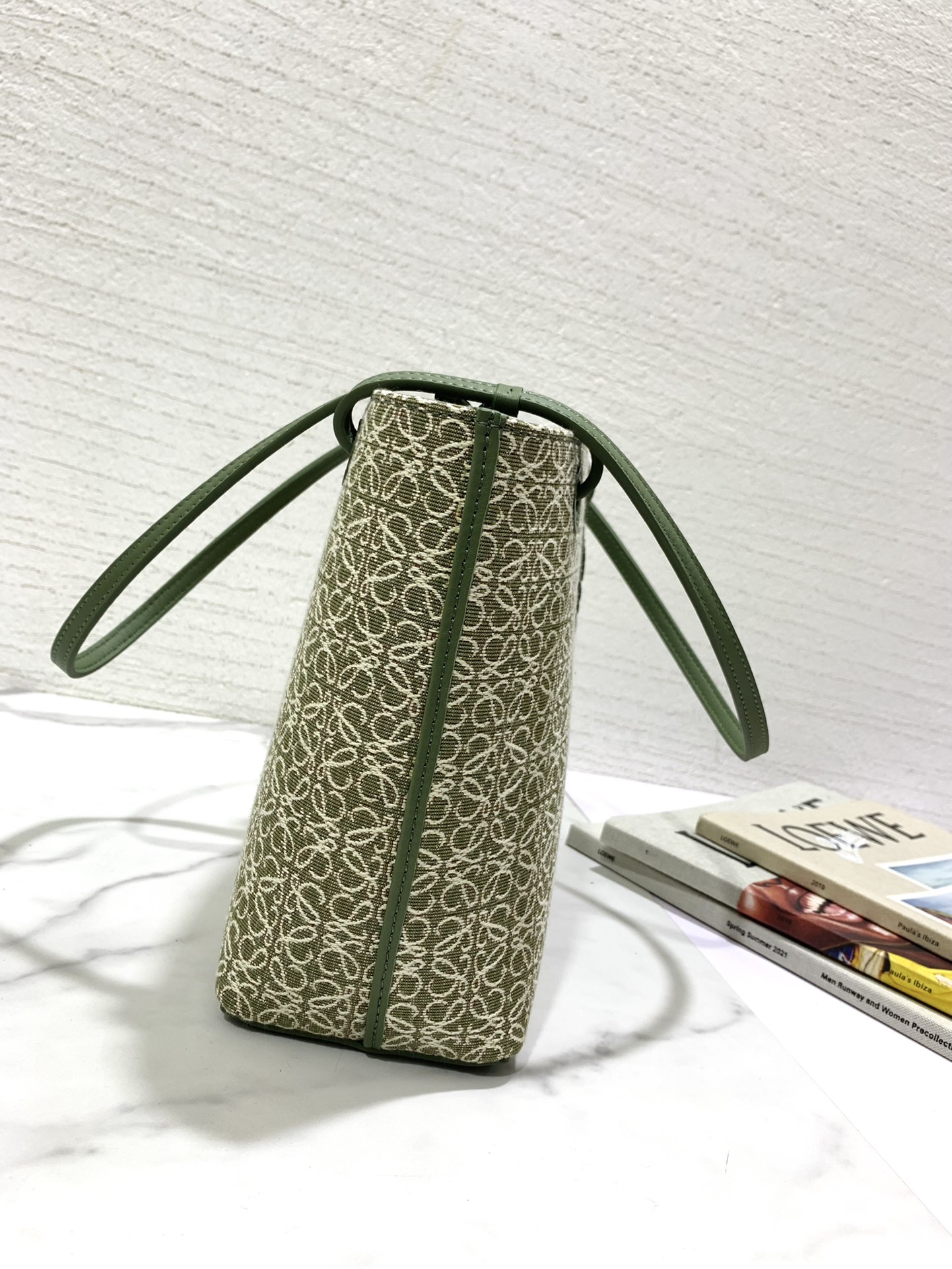L0ew* anagram square tote-21*10*22cm