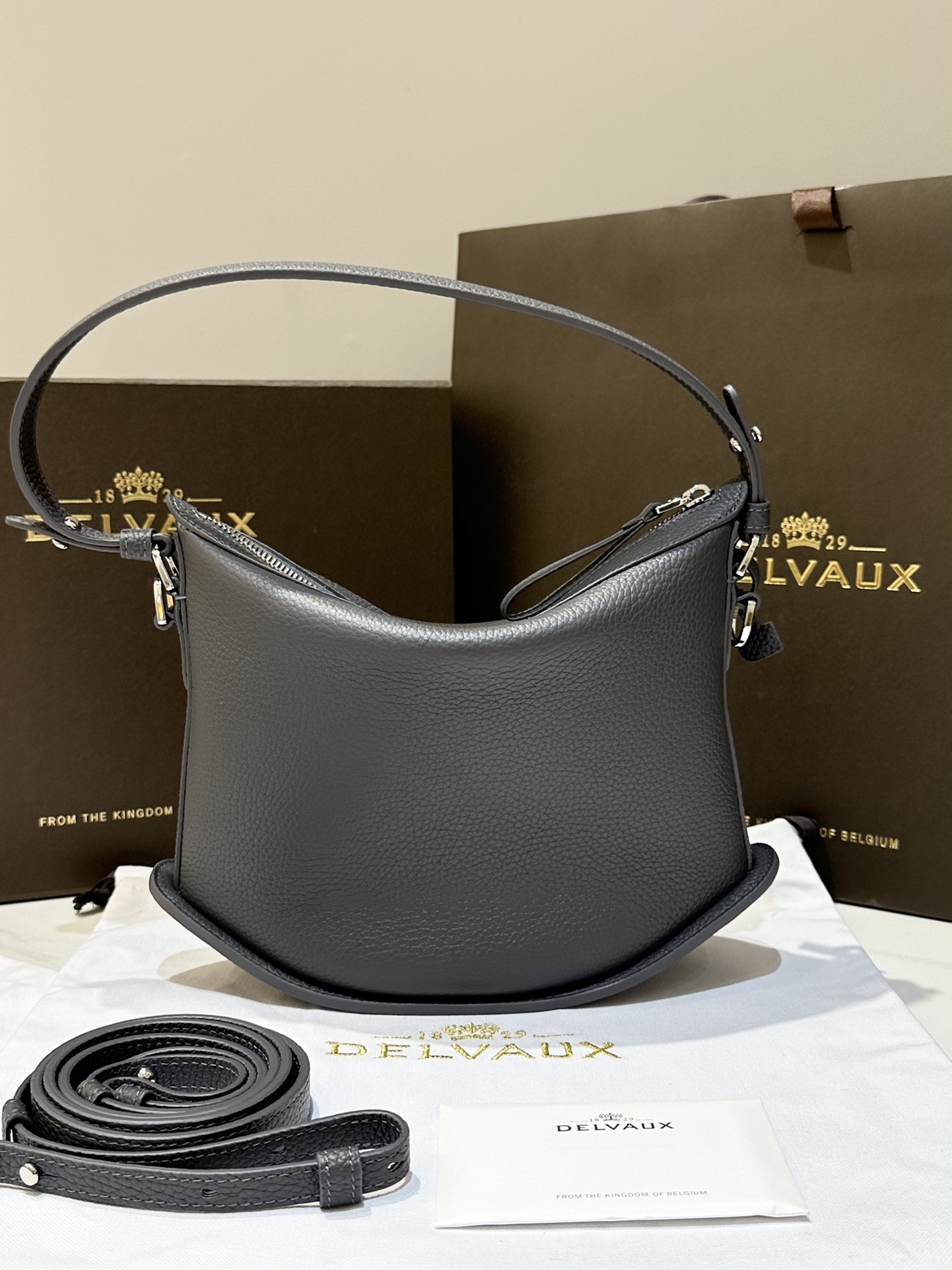 De1uavx pin swing tote-29*9*20cm