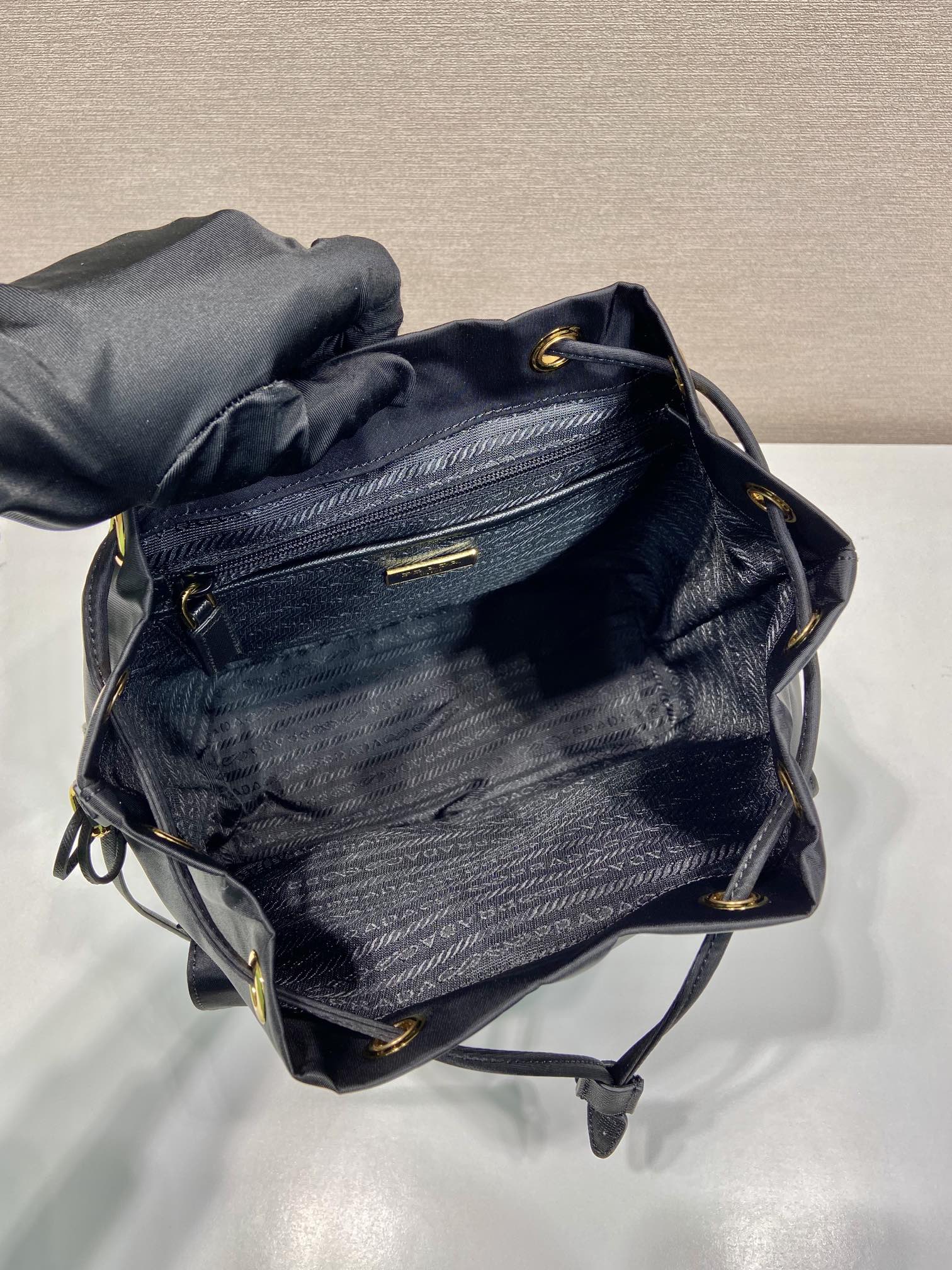 Pra*a re-nylon 1bz677 backpack-12*23.5*28cm