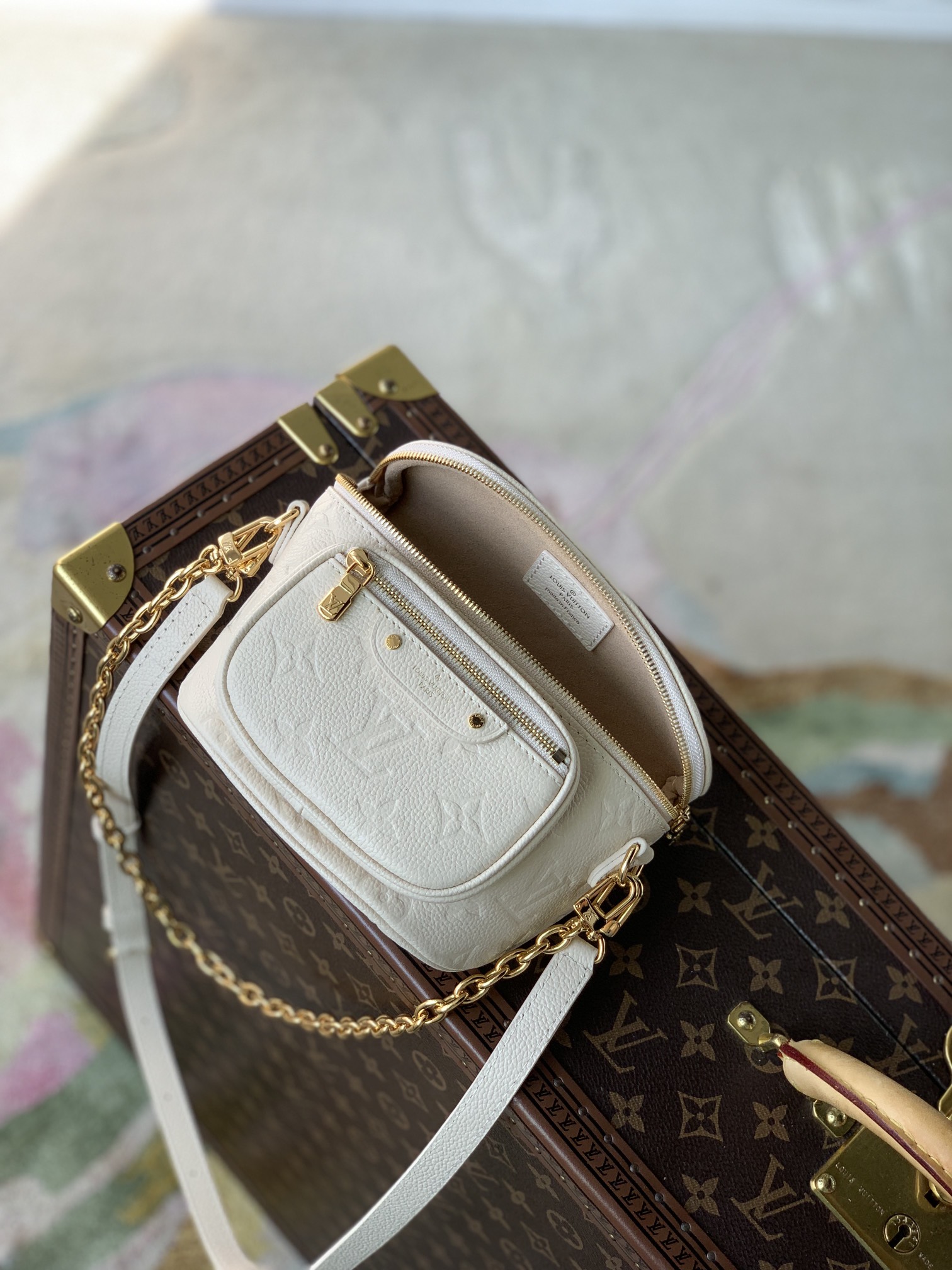 l0*is V*t0n mini bumbag-17 x 12 x 9.5cm