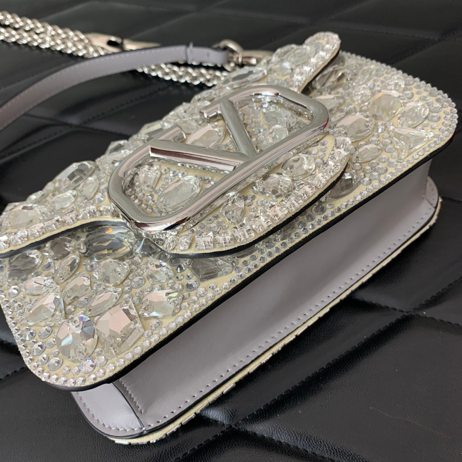 Va1e*ntin0 garavani mini loco bag-20*11*5cm