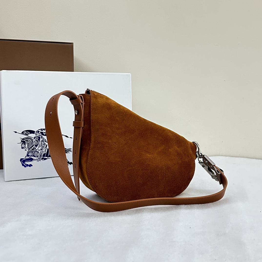 B**rry knight bag-24 x 8 x 23cm