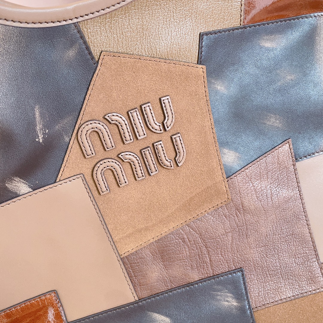M*um*u tote-35 x 40cm