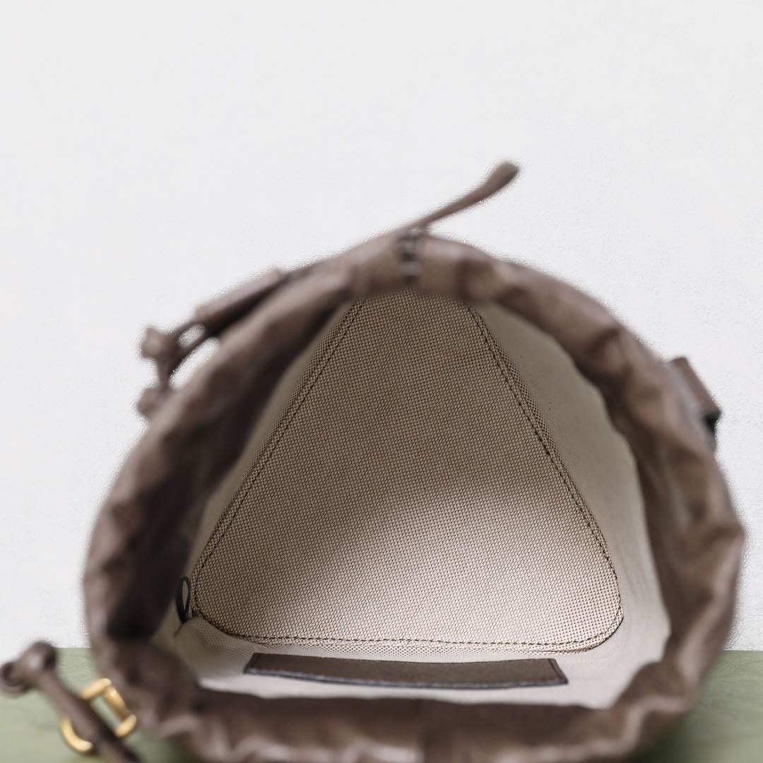 G*u*i ophidia bucket-18 x 16 x 5cm