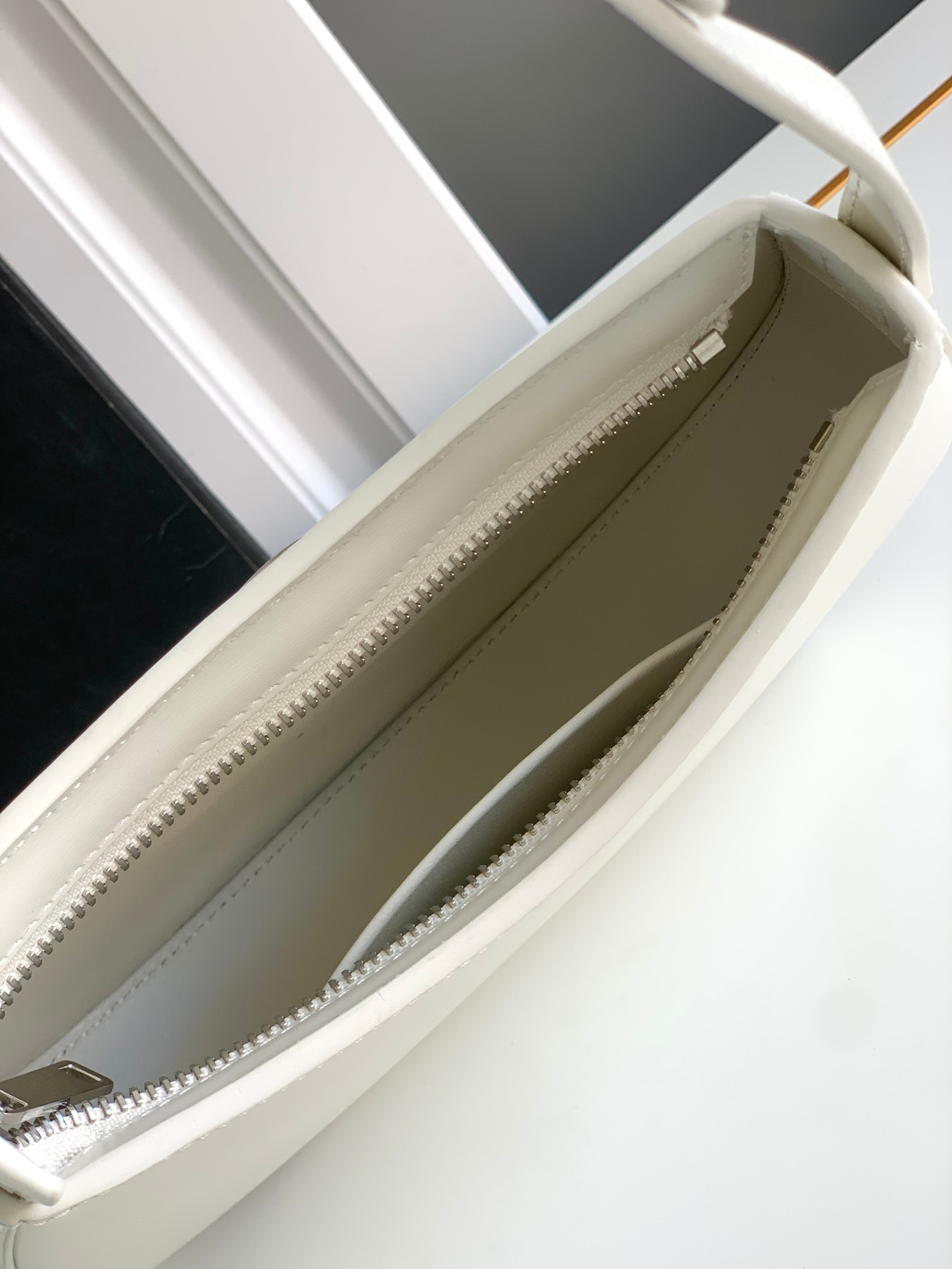 Ce**e tilly hobo bag-22 x 13.5 x 4cm