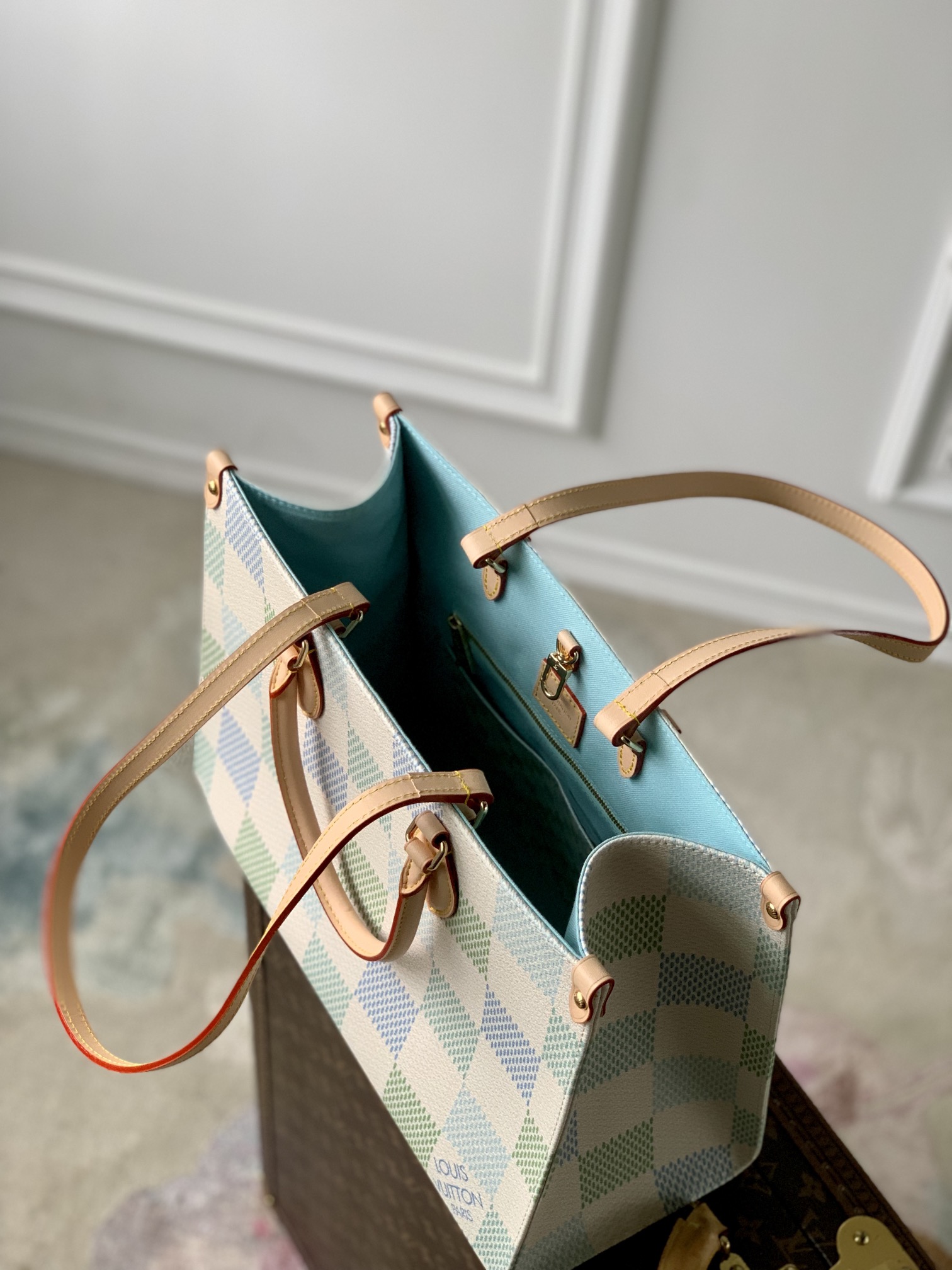 l0*is V*t0n onthego handbag-35*27*14cm