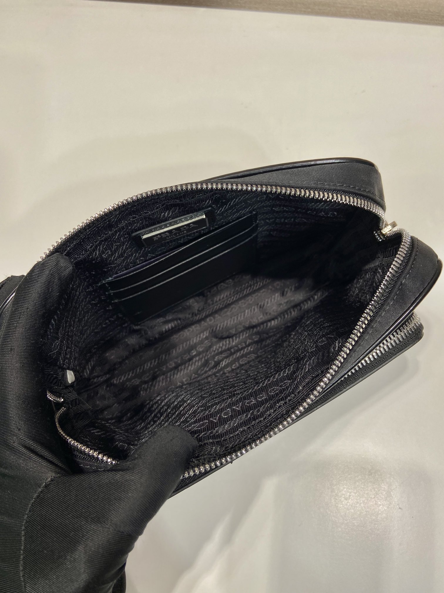 Pra*a 2vf041 pouch-21*14*4cm