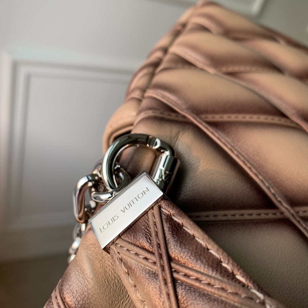 l0*is V*t0n go-14 bag-m22891-23.0 x 16.0 x 10cm